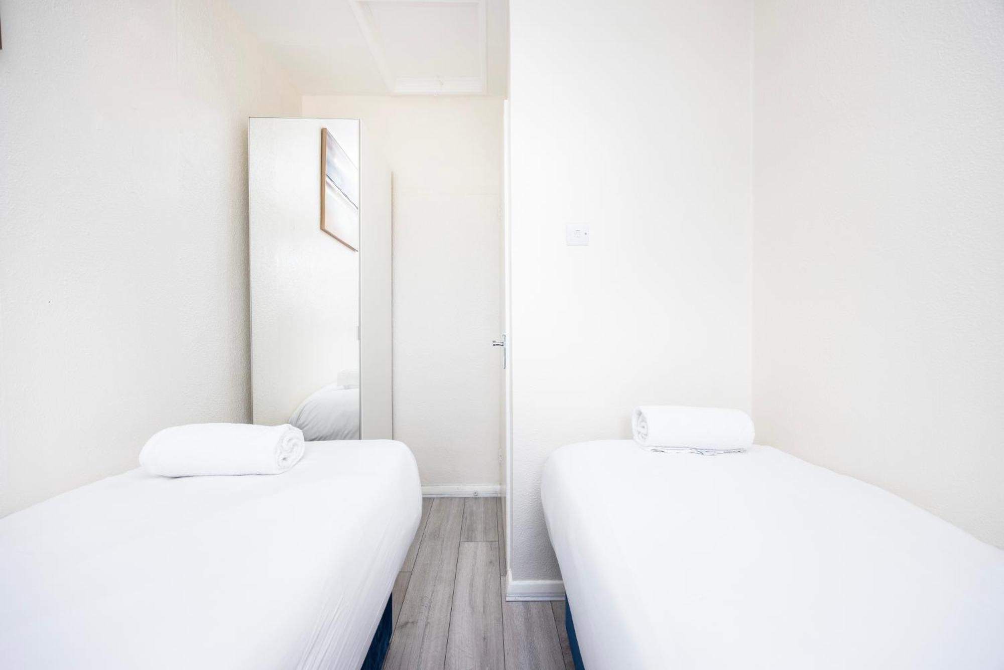 Garland Modern Close To Station 3 Bedroom Londres
