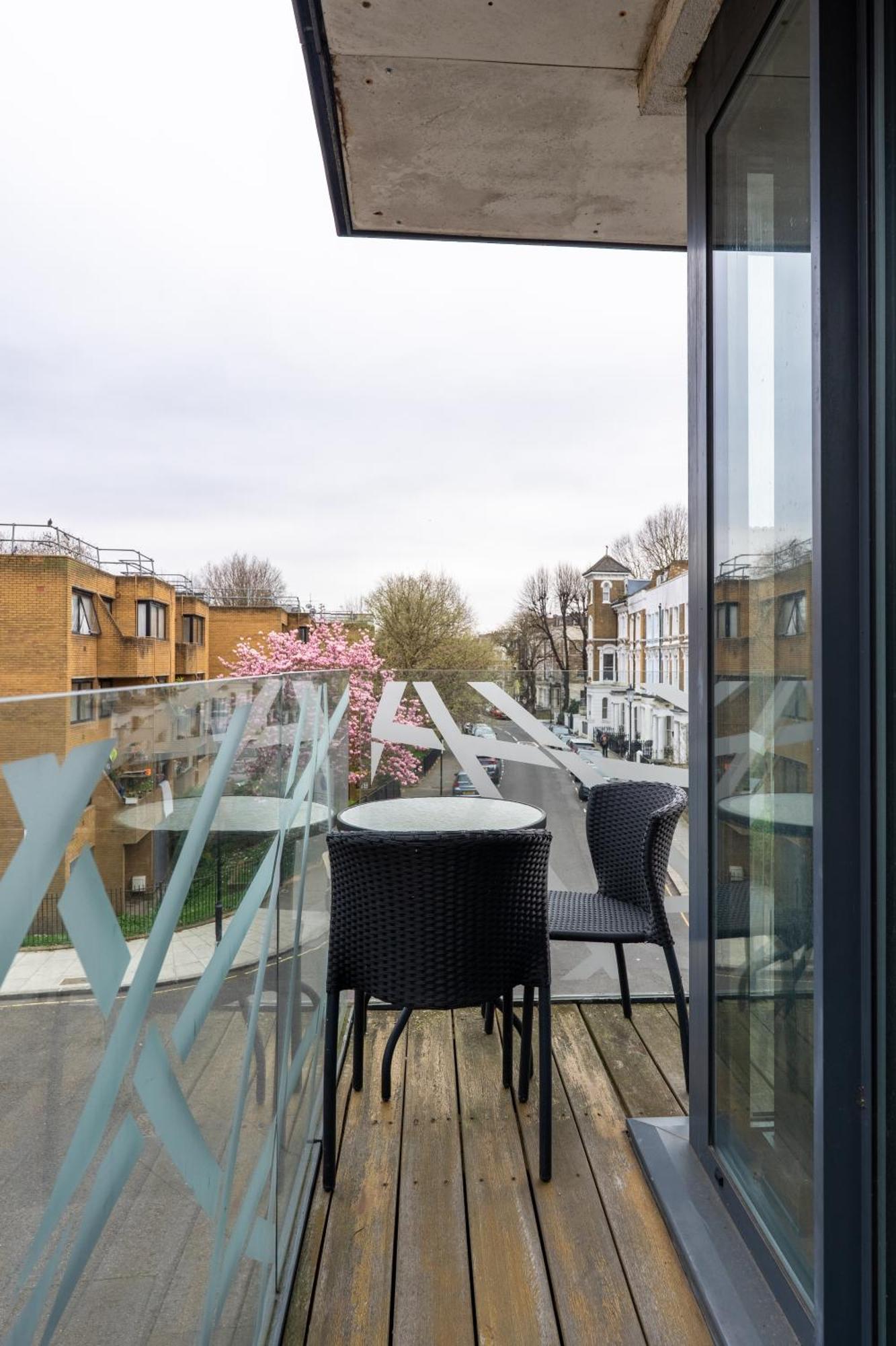 Apartamento Modern, Stylishly Furnished Apartment, With Wrap Around Balcony In Notting Hill
