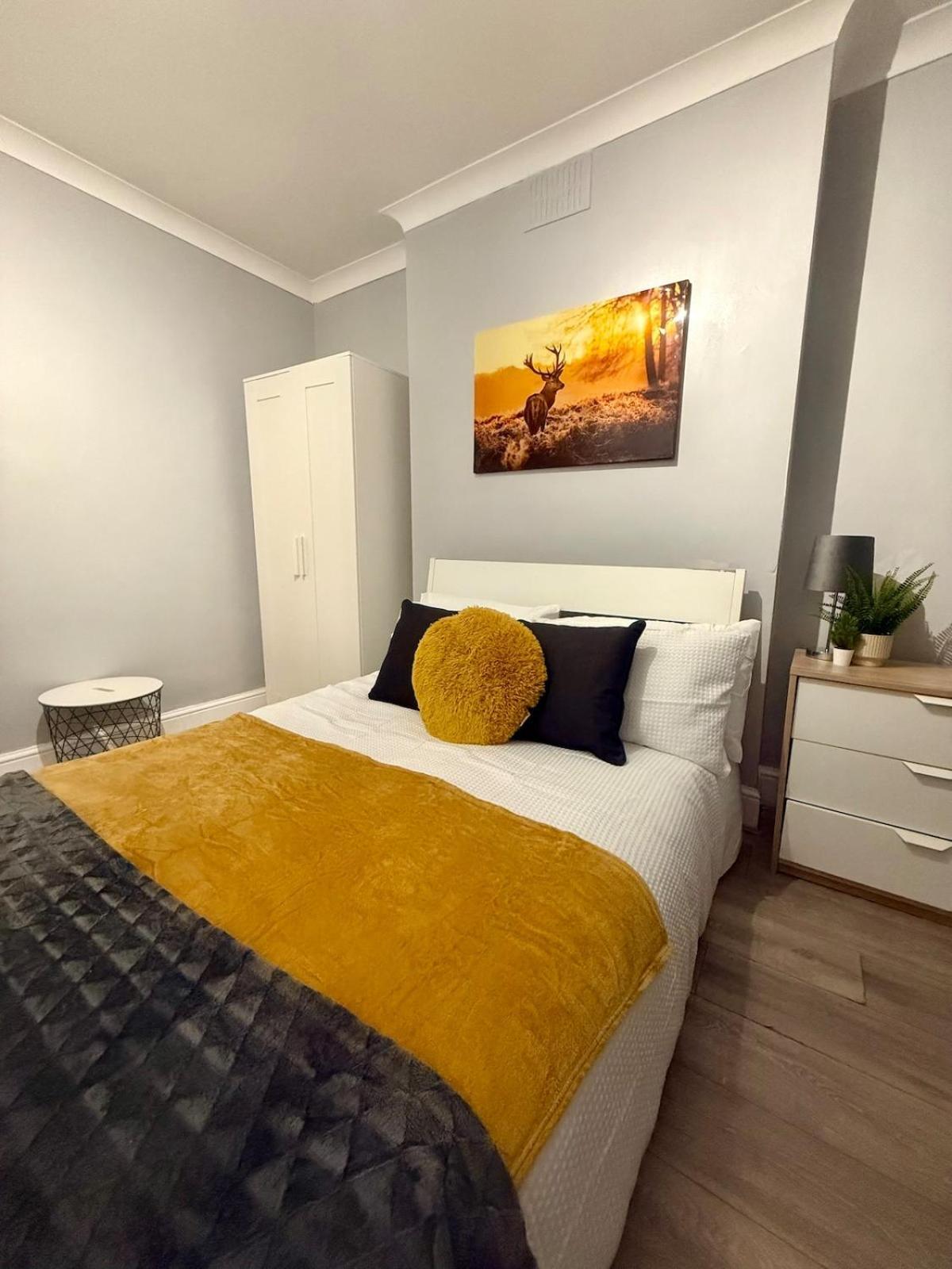 Appartement Stylish 2-bed Garden Flat, 5 Mins To Brixton Londen