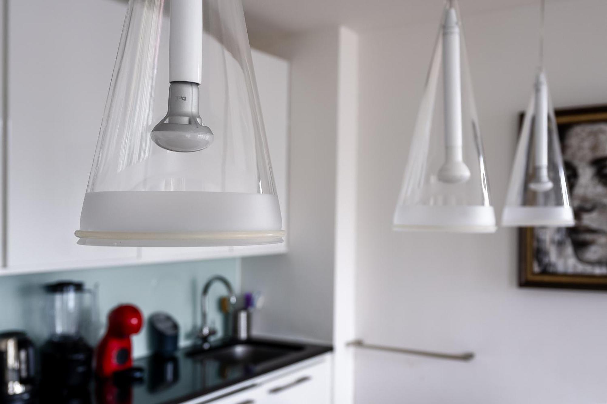 Modern, Stylishly Furnished Apartment, With Wrap Around Balcony In Notting Hill *