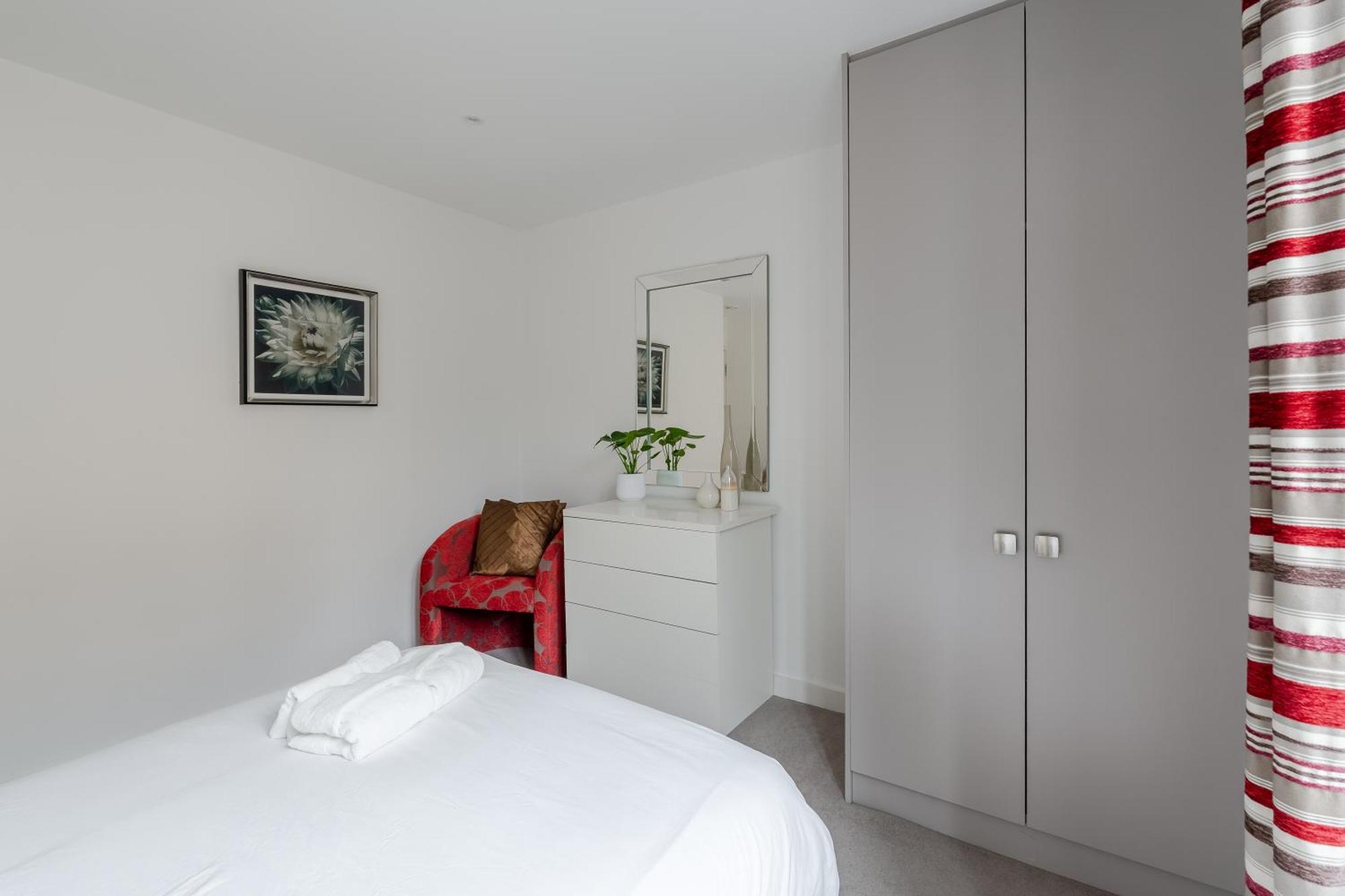 Appartement Modern, Stylishly Furnished Apartment, With Wrap Around Balcony In Notting Hill *