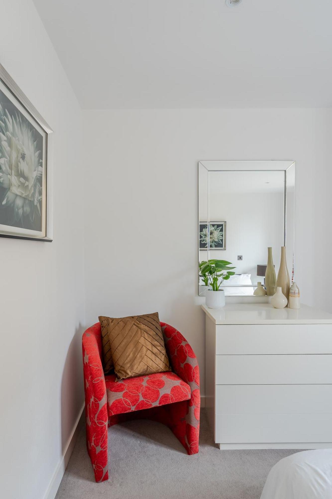 Modern, Stylishly Furnished Apartment, With Wrap Around Balcony In Notting Hill Appartement Londres