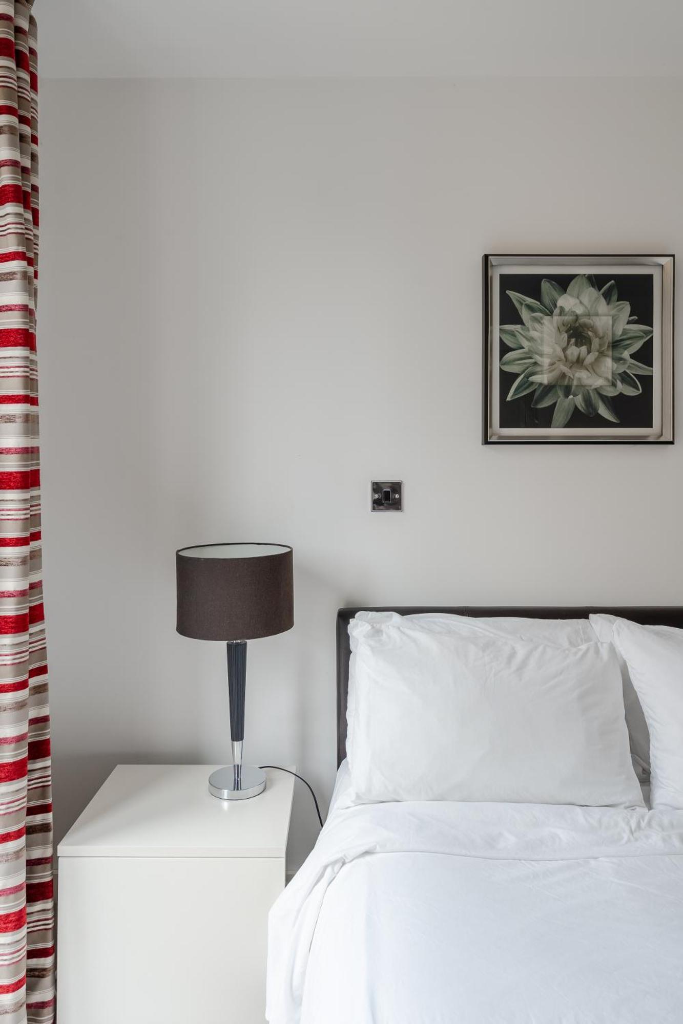 Modern, Stylishly Furnished Apartment, With Wrap Around Balcony In Notting Hill Londres