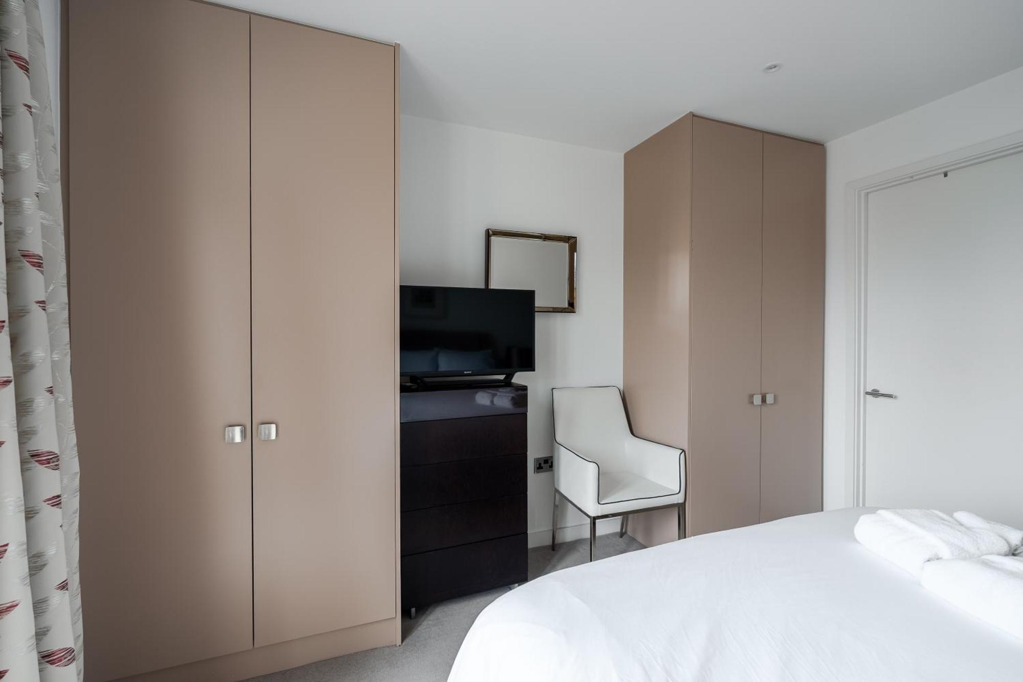 Modern, Stylishly Furnished Apartment, With Wrap Around Balcony In Notting Hill Appartement