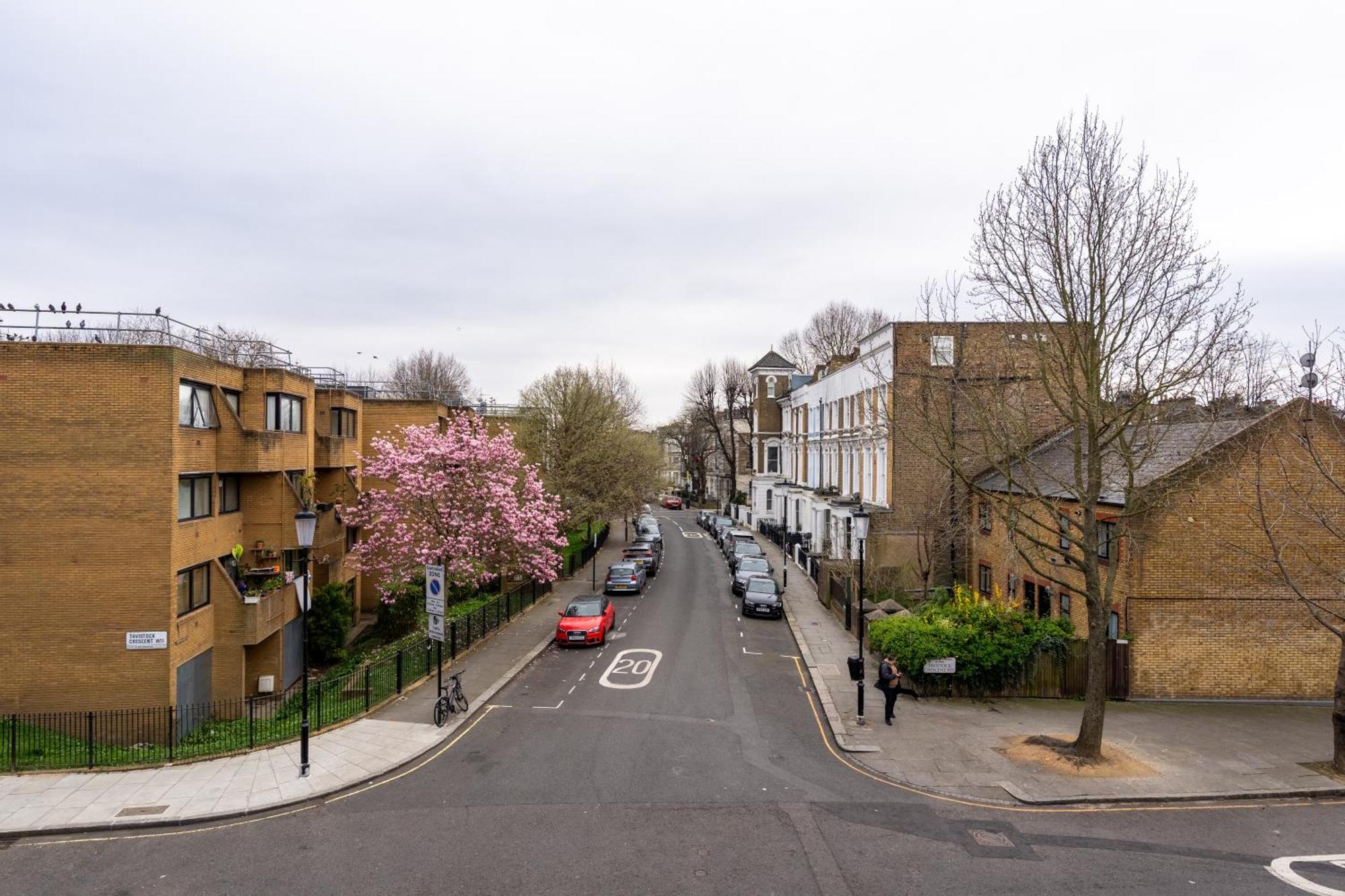 Appartement Modern, Stylishly Furnished Apartment, With Wrap Around Balcony In Notting Hill *