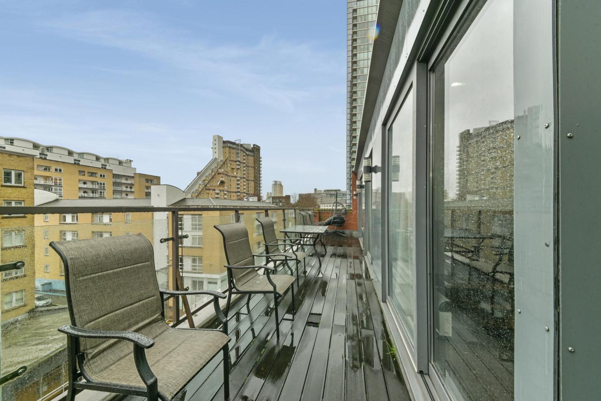 Large 2 Bed 2 Bath Flat With Patio, Canary Wharf Apartamento *