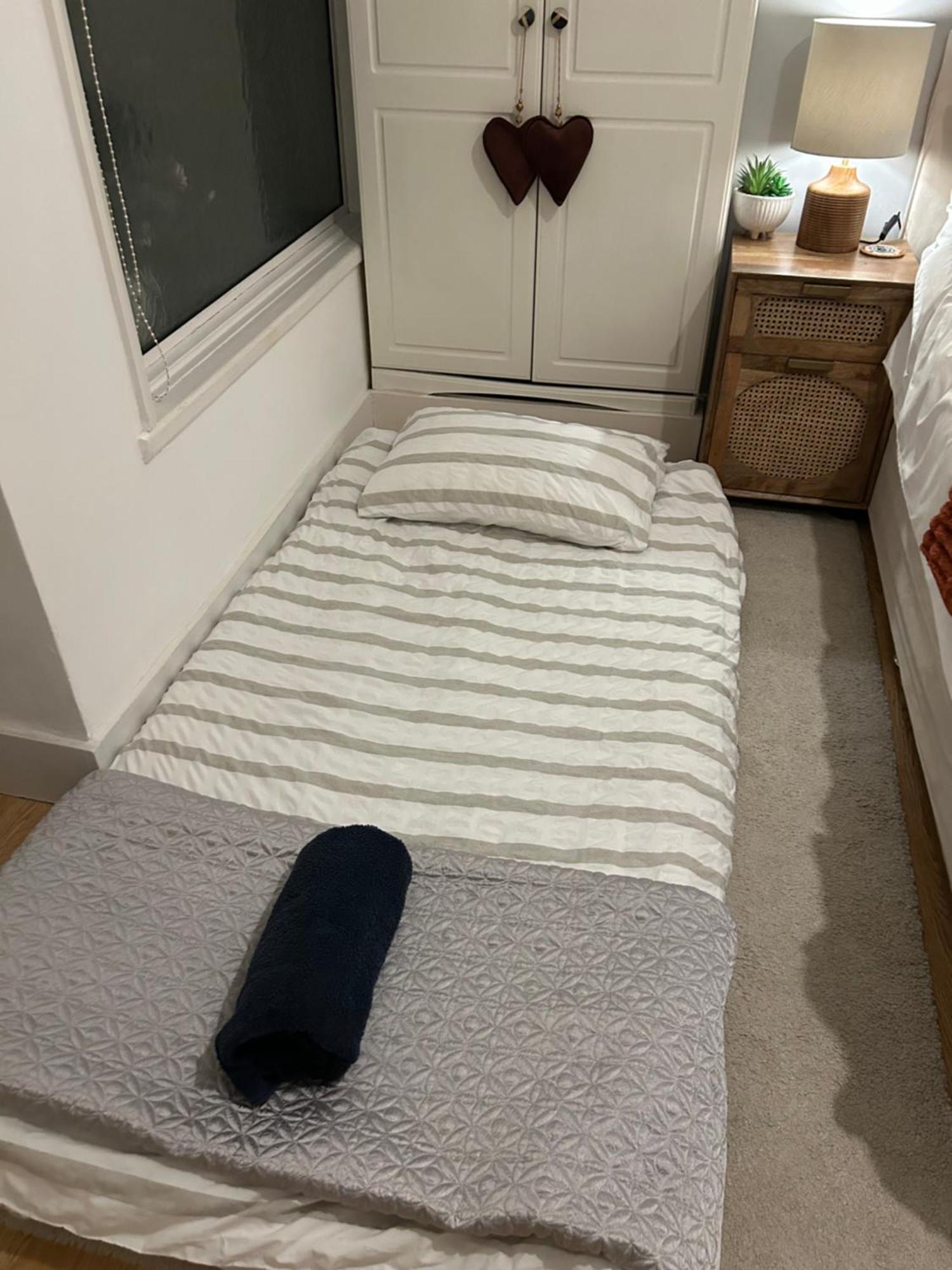 Zone 2, Private, Cosy Near Canary Wharf London