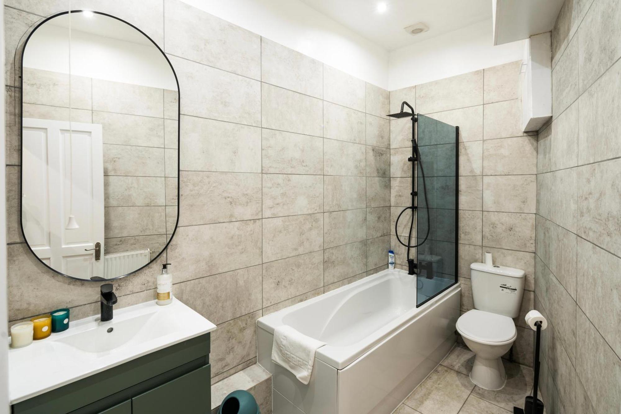 Flat Near By Kensington Olympia Exhibition-2 Bedroom * Londres