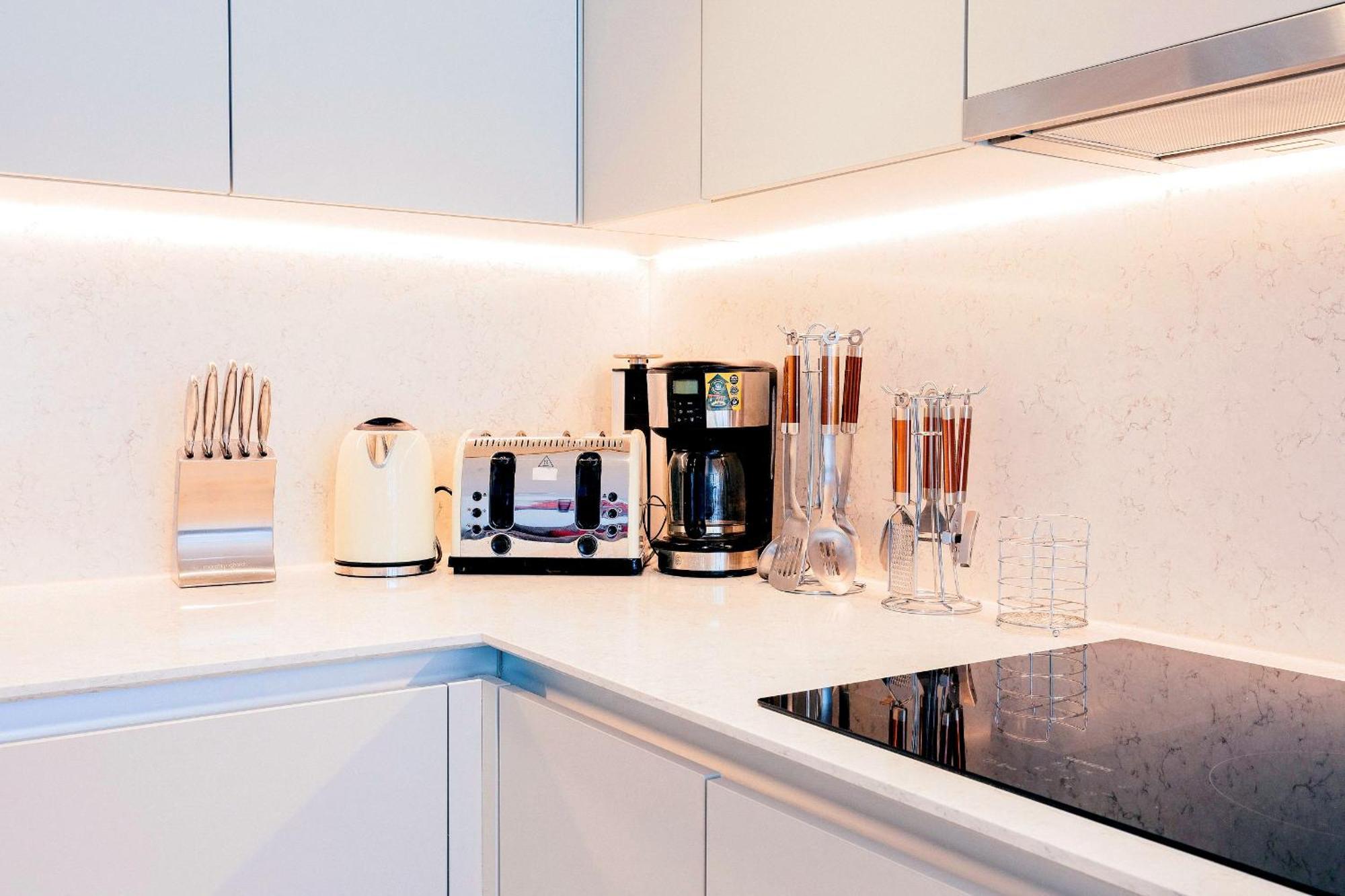 A Brand New Flat With 3 Bedrooms & 3 Baths In Zone 1 Angel For Max 9 Ppl Habitación en casa particular