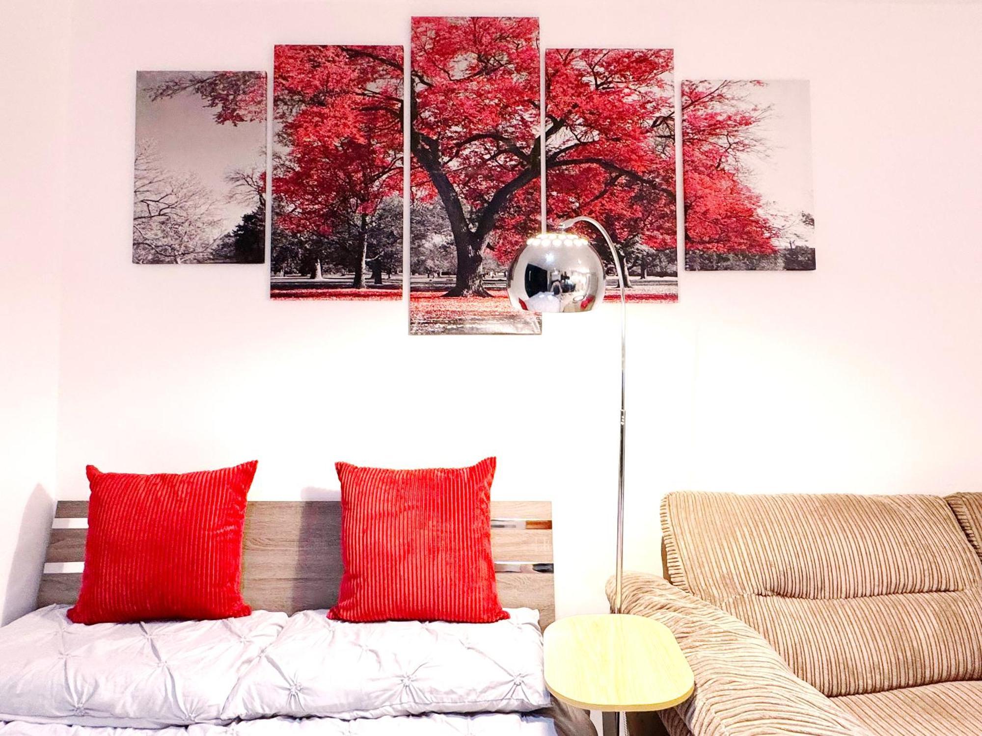 A Brand New Flat With 3 Bedrooms & 3 Baths In Zone 1 Angel For Max 9 Ppl *
