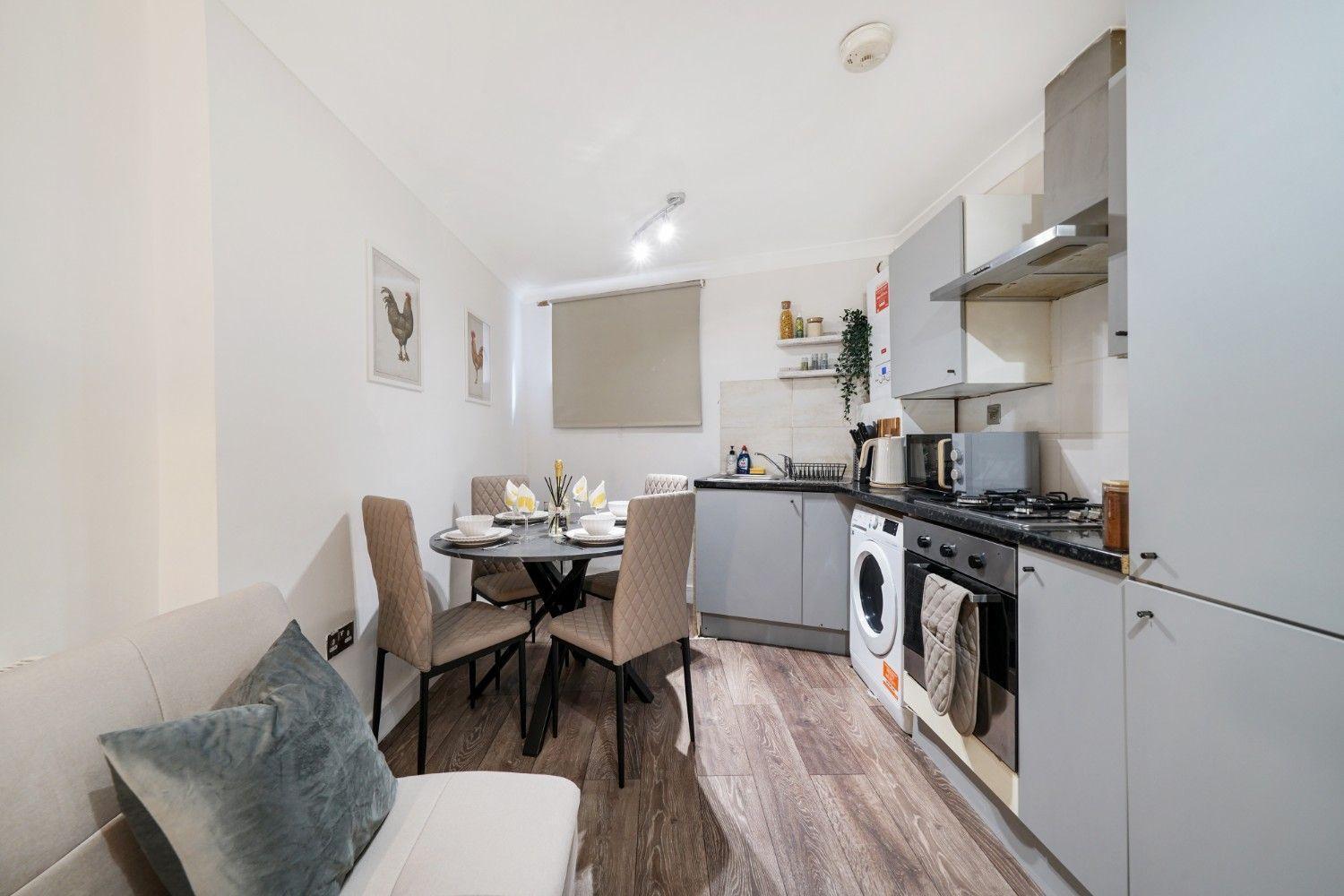 Affordable Studio, 1, 2 And 3 Bed In E14 Appartement *