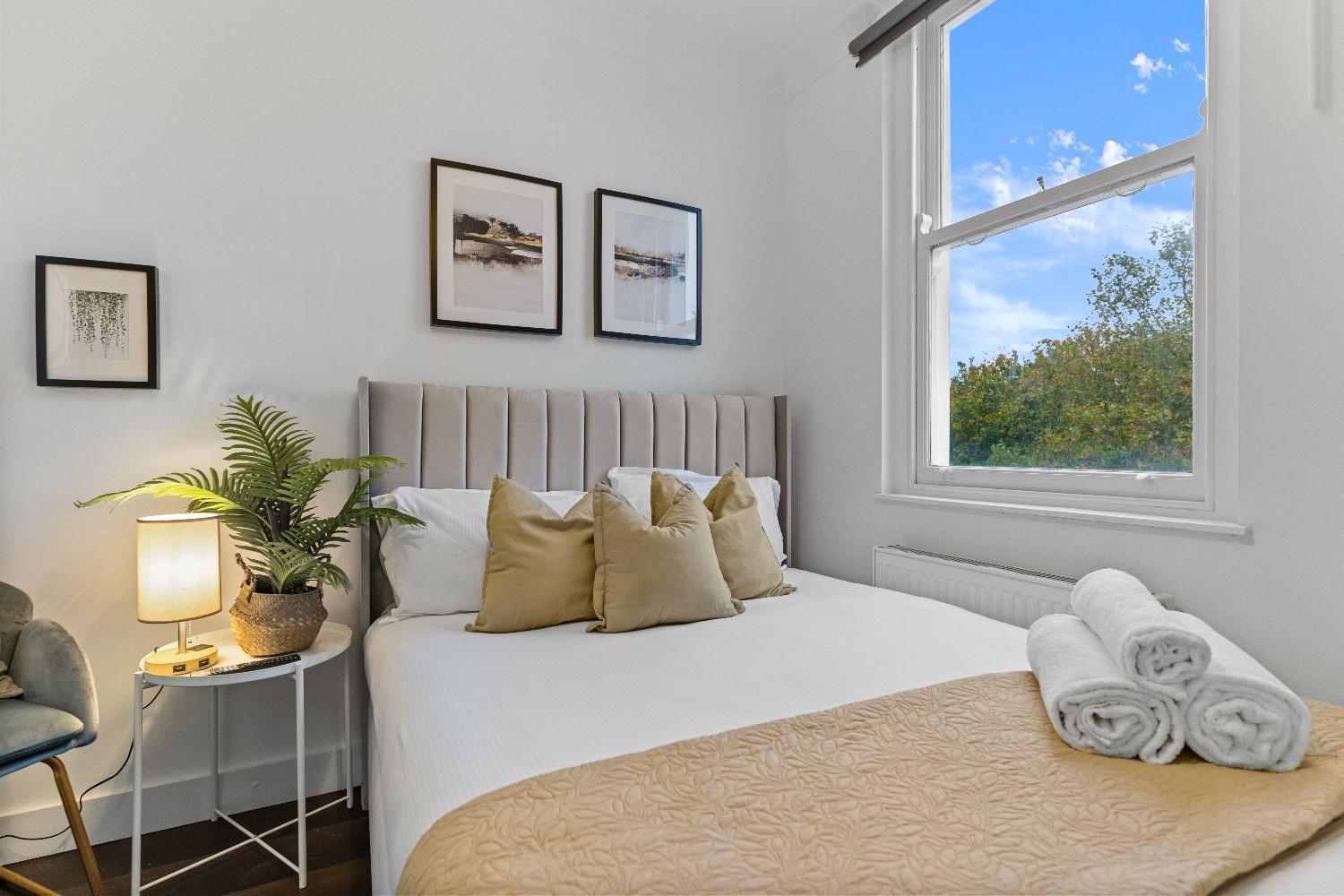 Affordable Studio, 1, 2 And 3 Bed In E14 * Londres