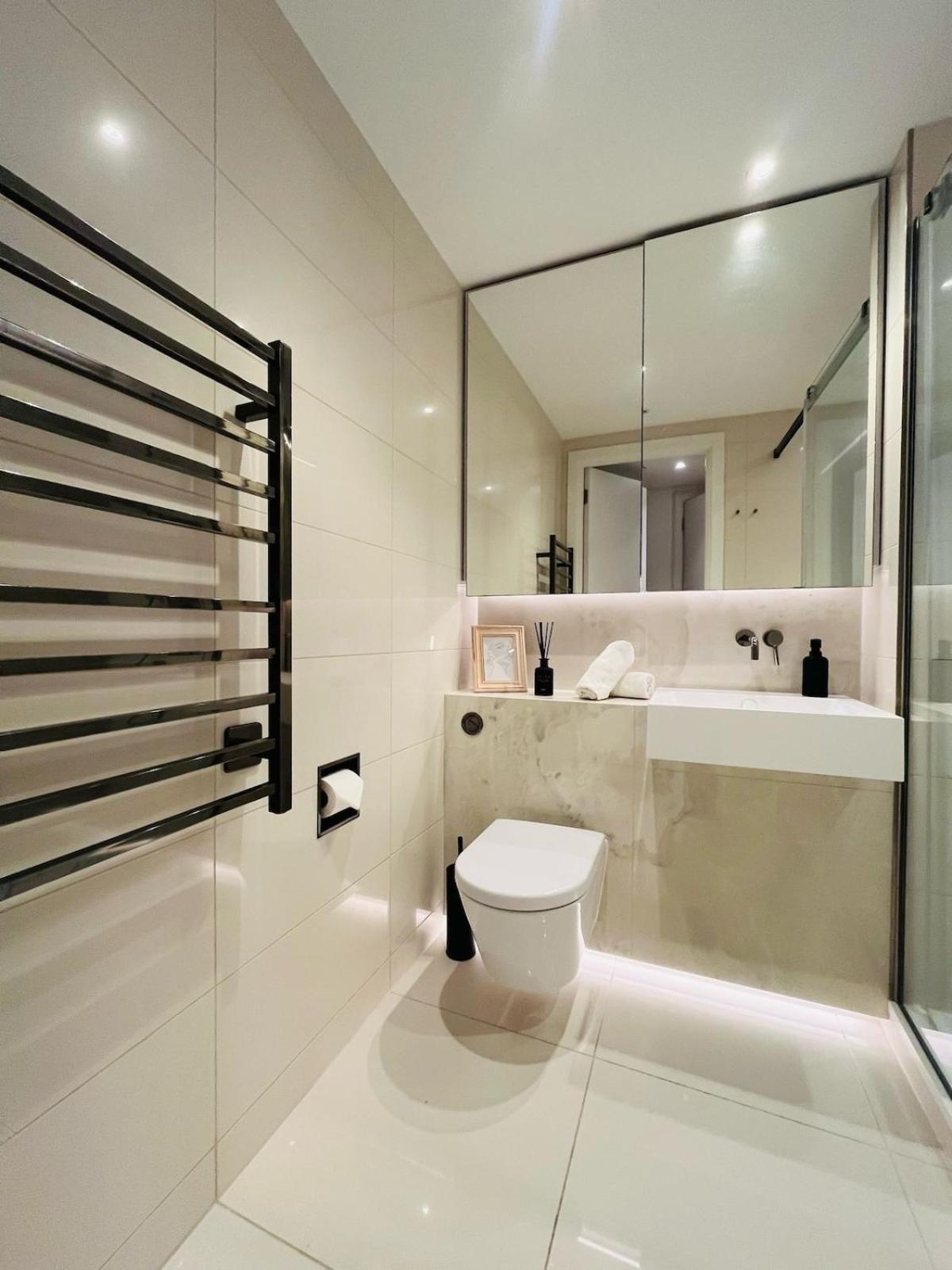 Appartement Luxury In White Living - Ideal For Family & Business