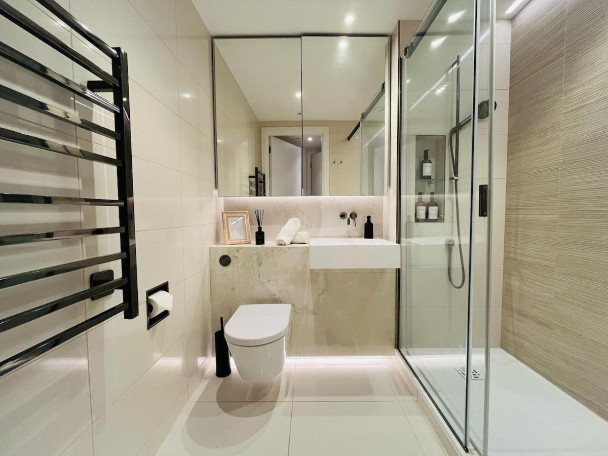 Luxury In White Living - Ideal For Family & Business Londres