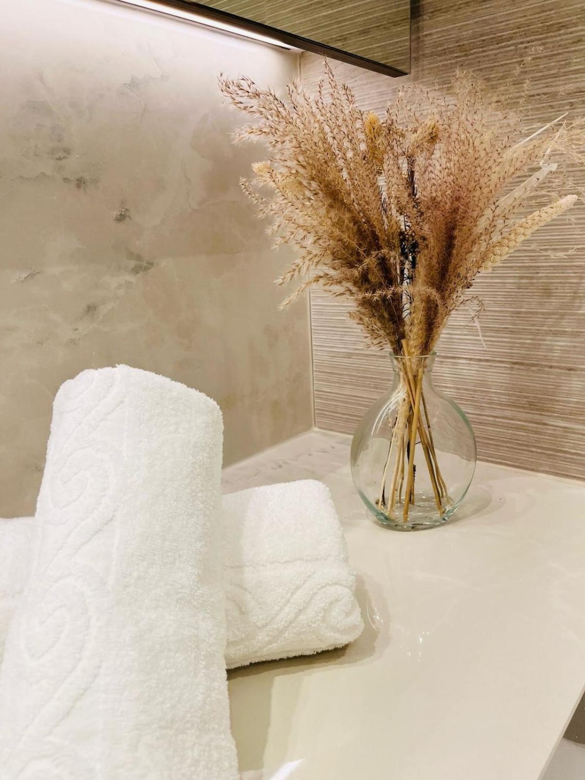 Appartement Luxury In White Living - Ideal For Family & Business *