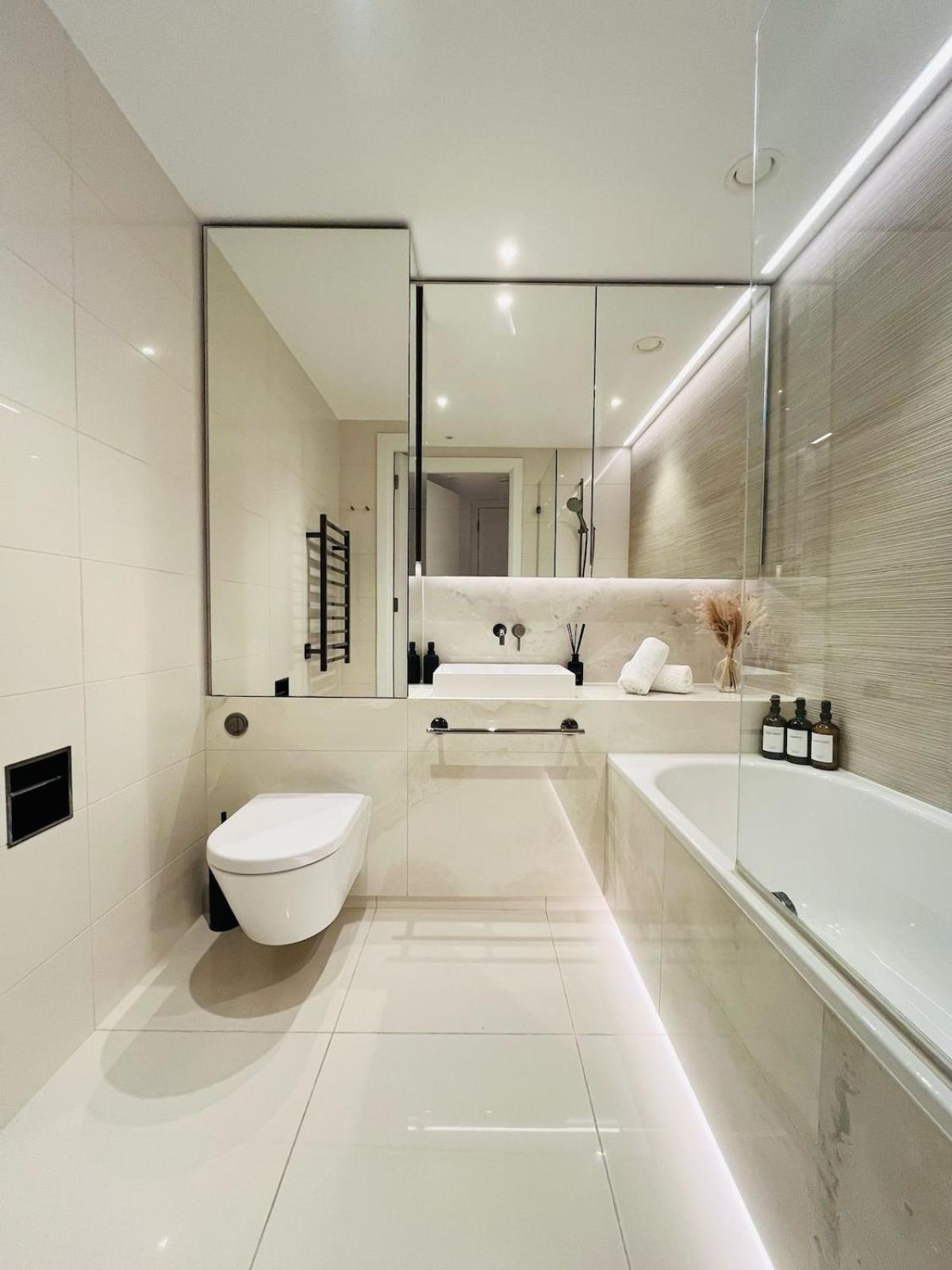 Luxury In White Living - Ideal For Family & Business Appartement *