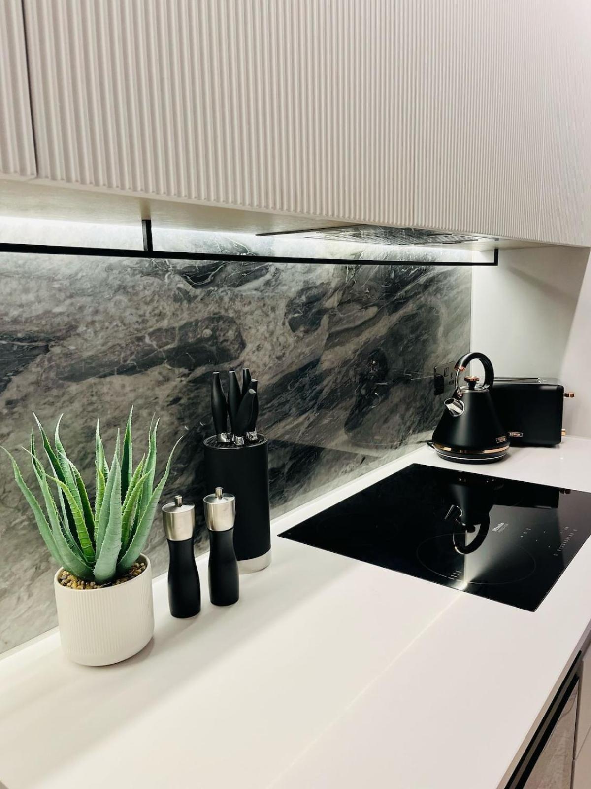 Appartement Luxury In White Living - Ideal For Family & Business