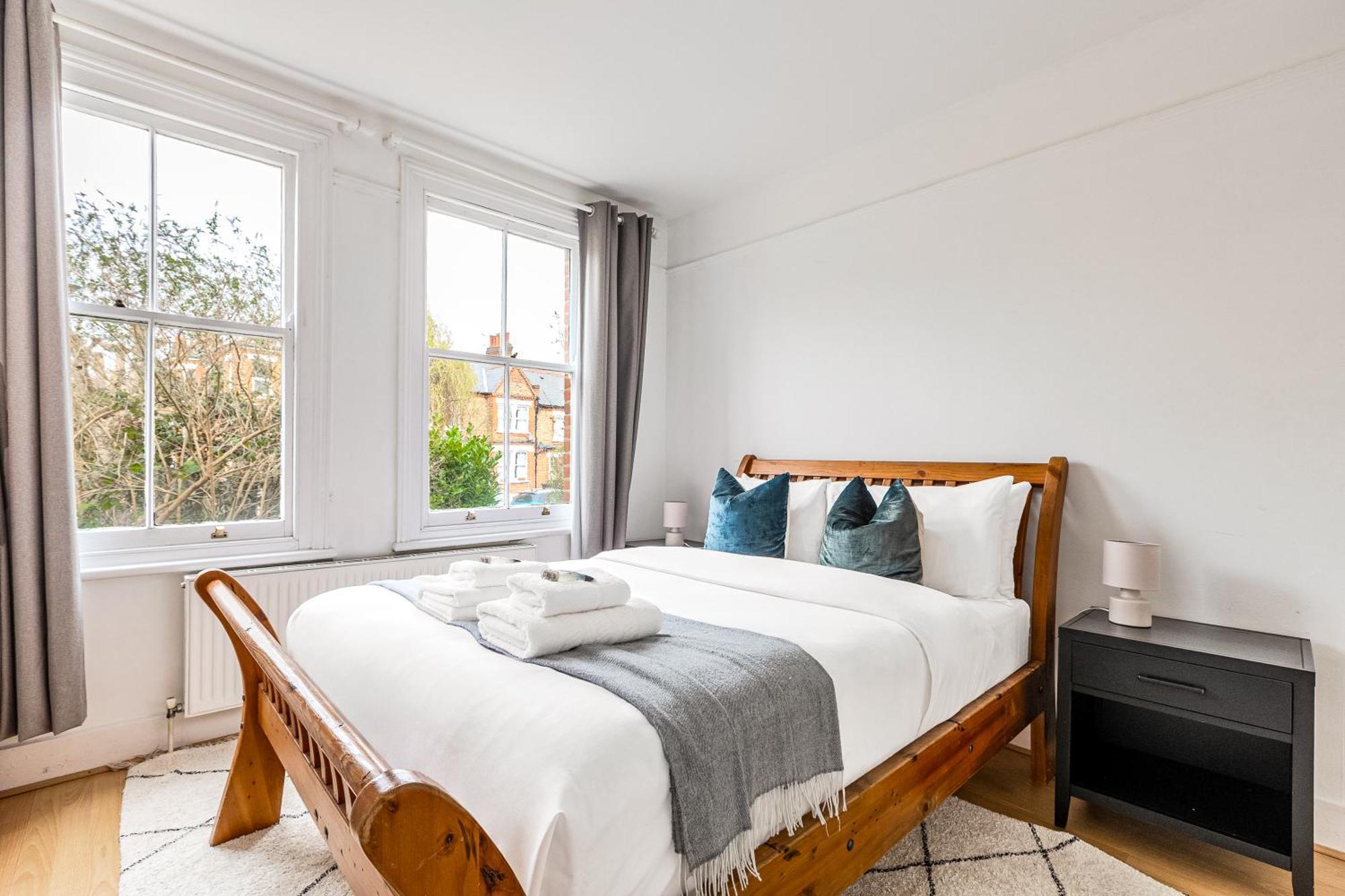 2-br Gem In Leafy Sydenham Area With Private Garden Appartement