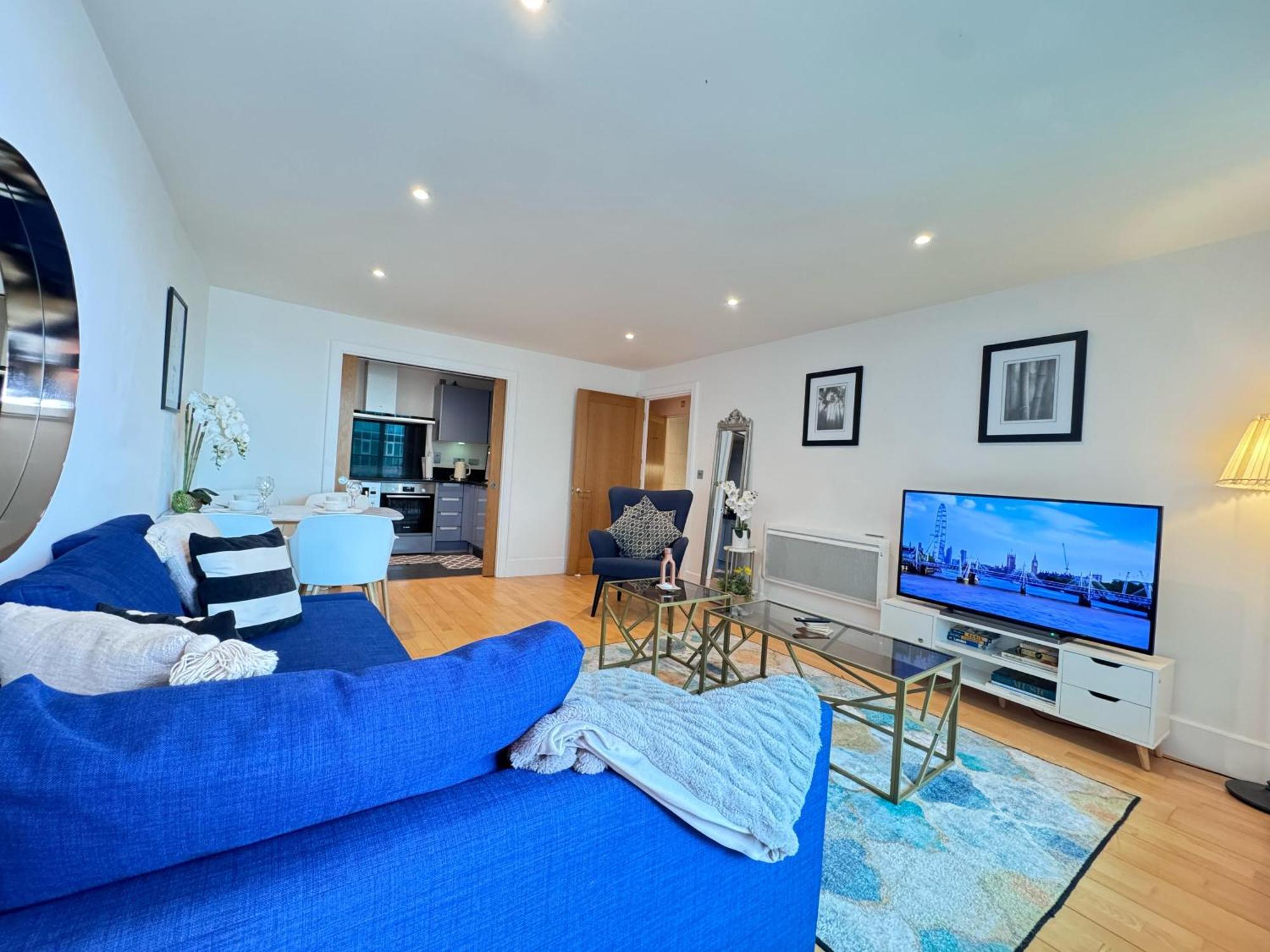 River View Eye Vauxhall 2 Bedroom Appartement *