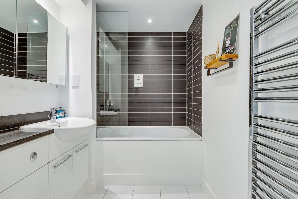 Appartement 1br Riverside Stunning Thames View Near O2 *
