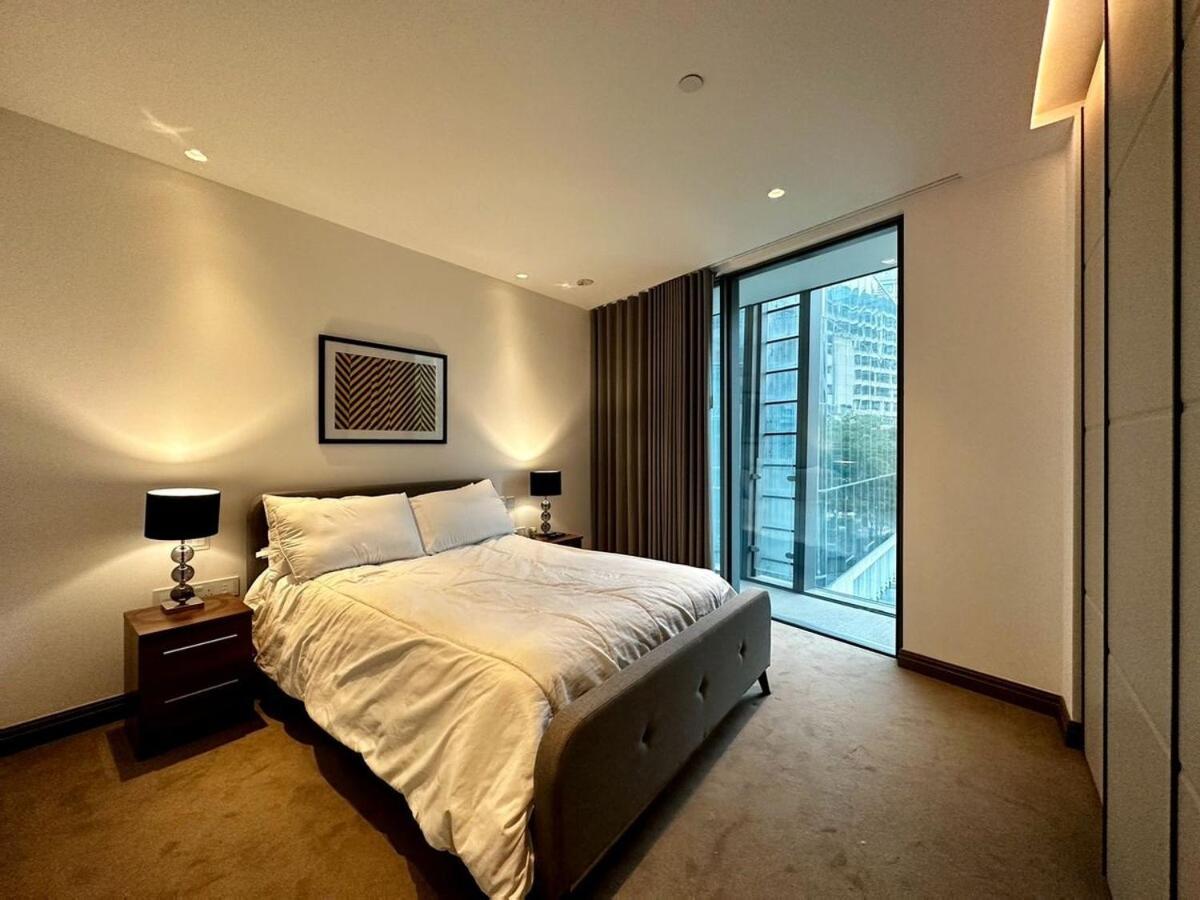 Iconic Luxury 2 Bed 2 Bath Appartement