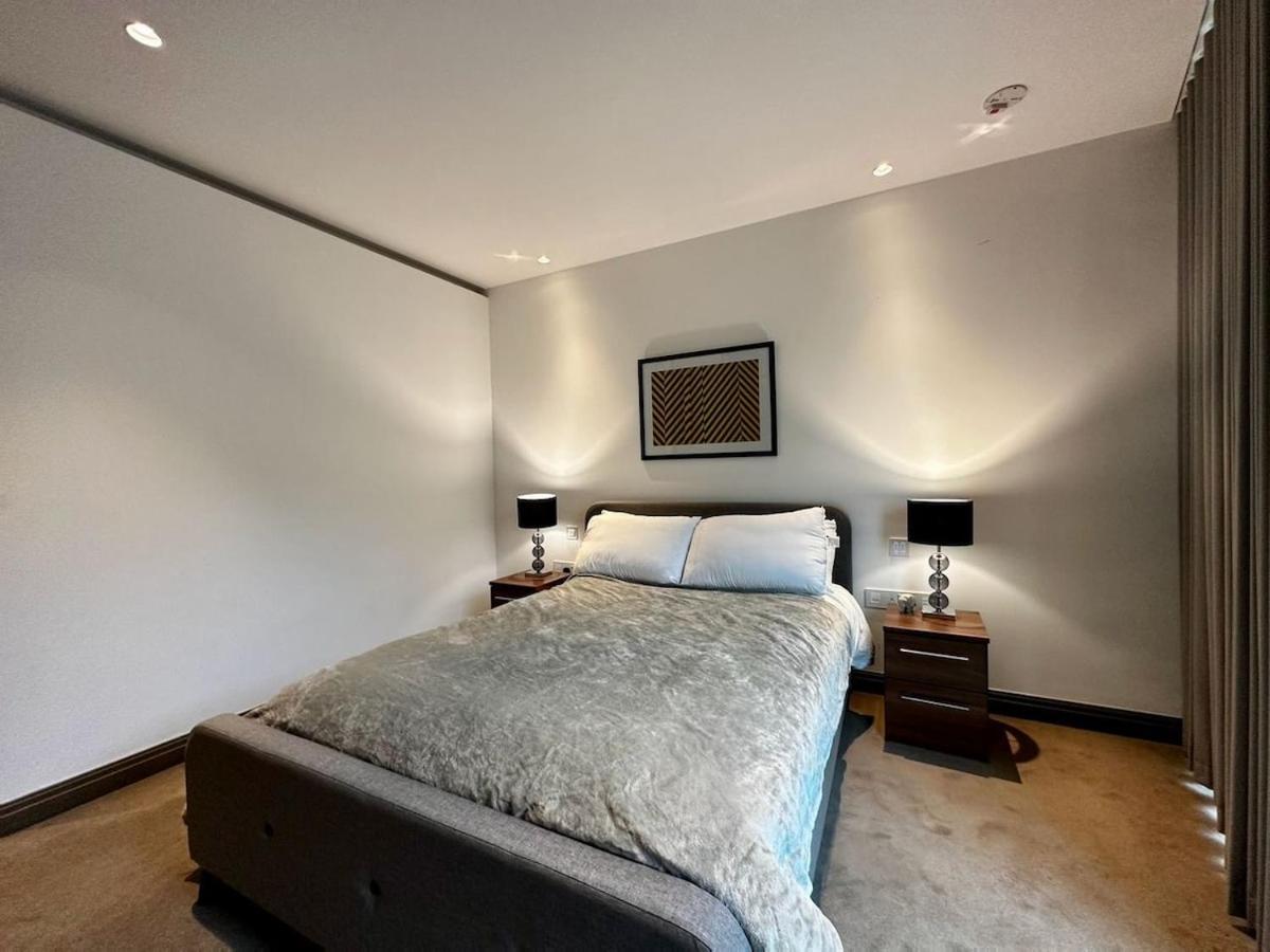 Iconic Luxury 2 Bed 2 Bath