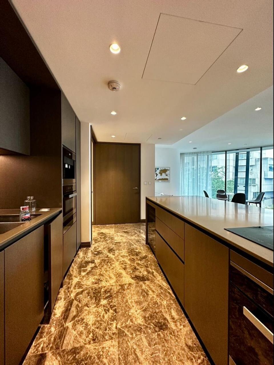 Iconic Luxury 2 Bed 2 Bath Appartement *