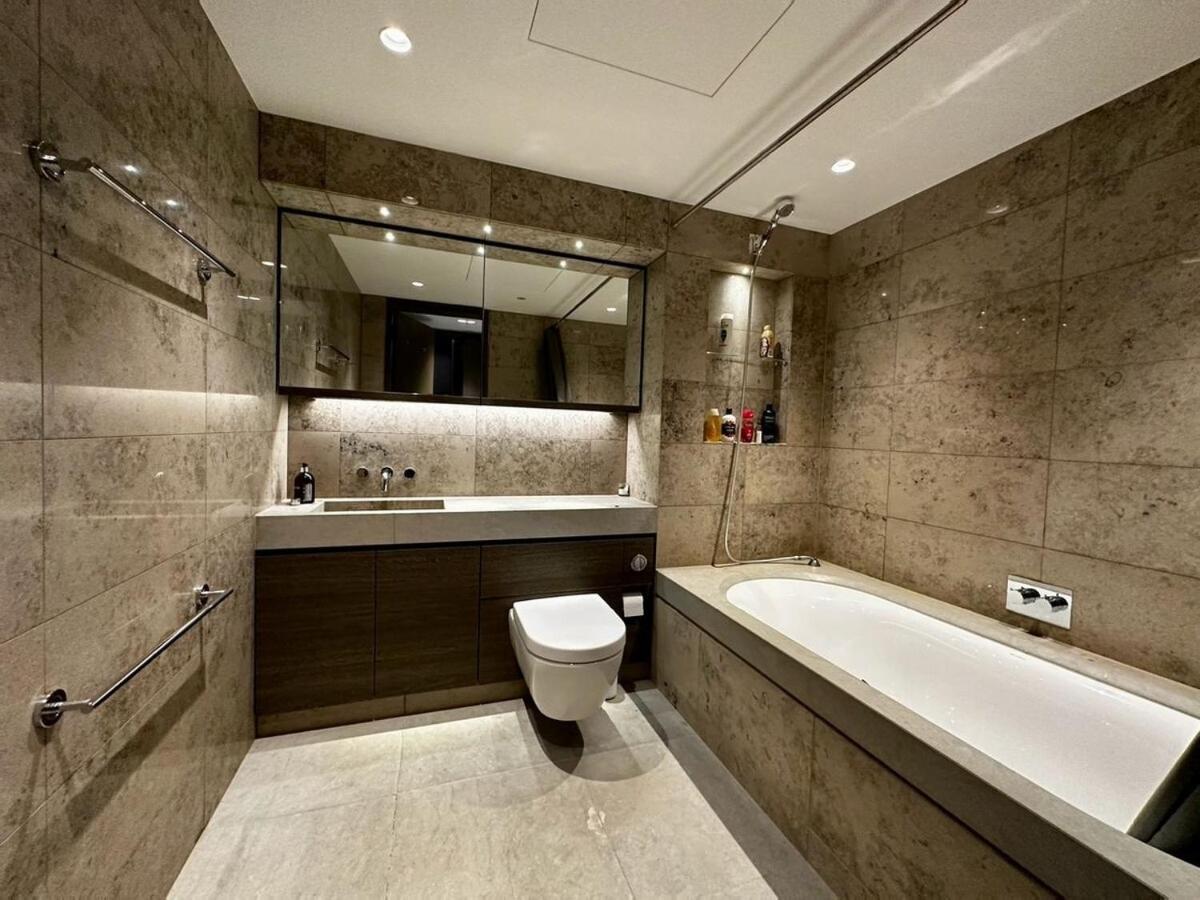 Iconic Luxury 2 Bed 2 Bath *