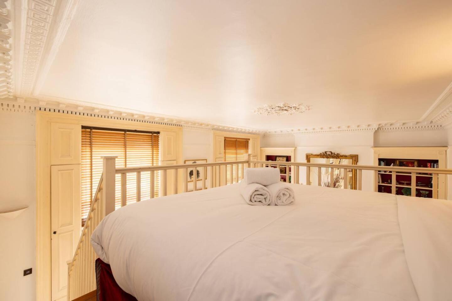 Appartement Large With Mezzanine Bed Londres