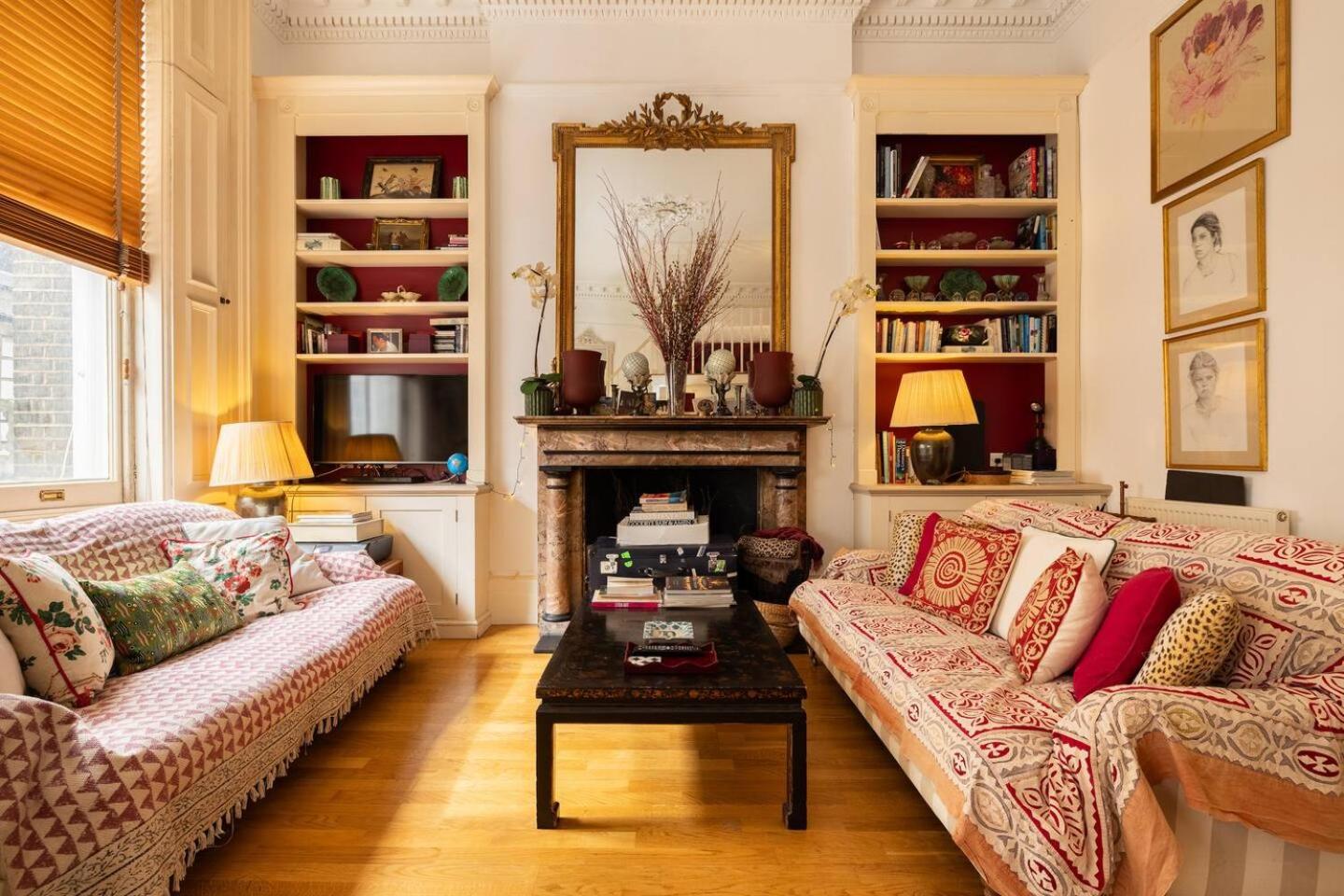 Large With Mezzanine Bed Appartement Londres