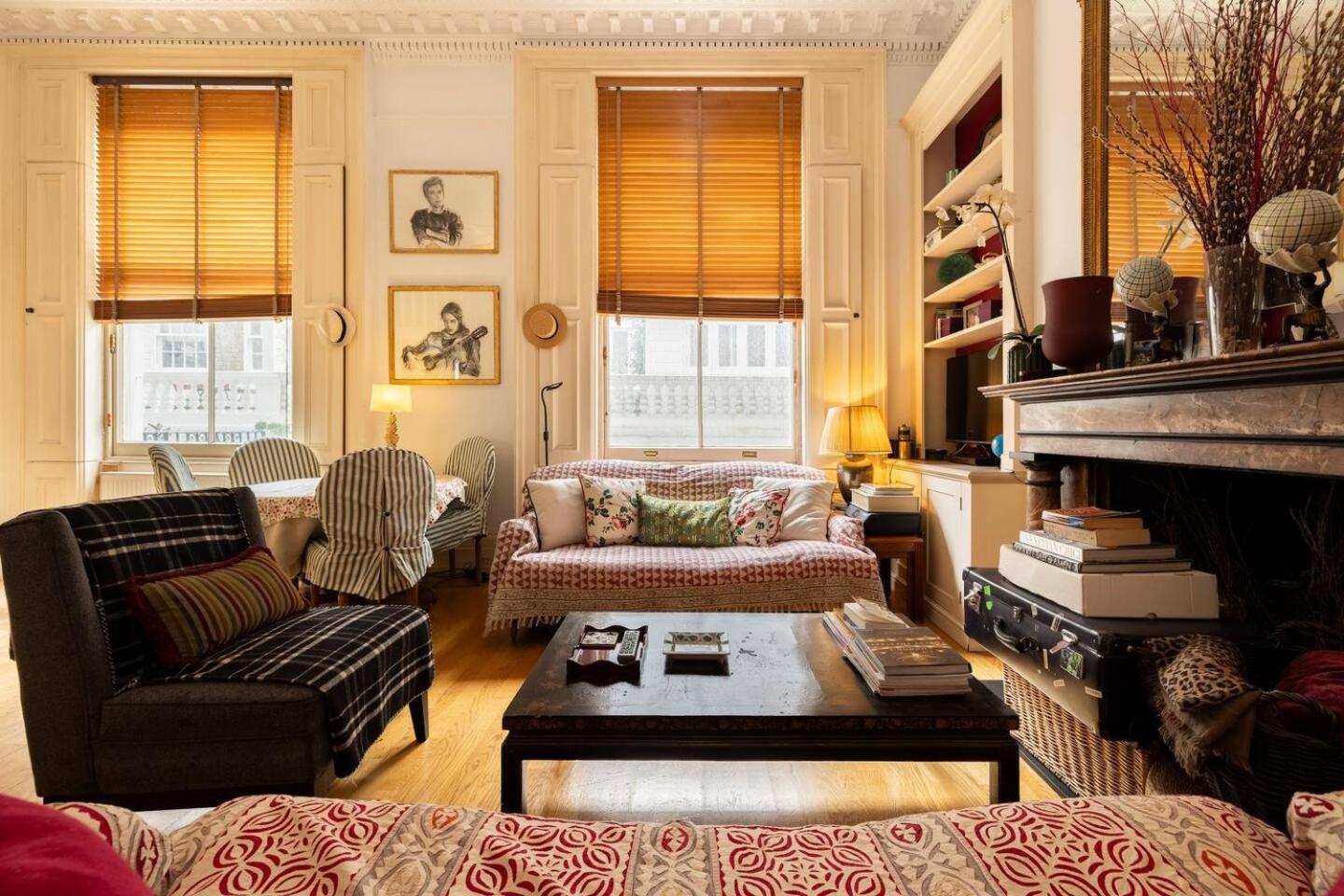 Large With Mezzanine Bed Appartement Londres