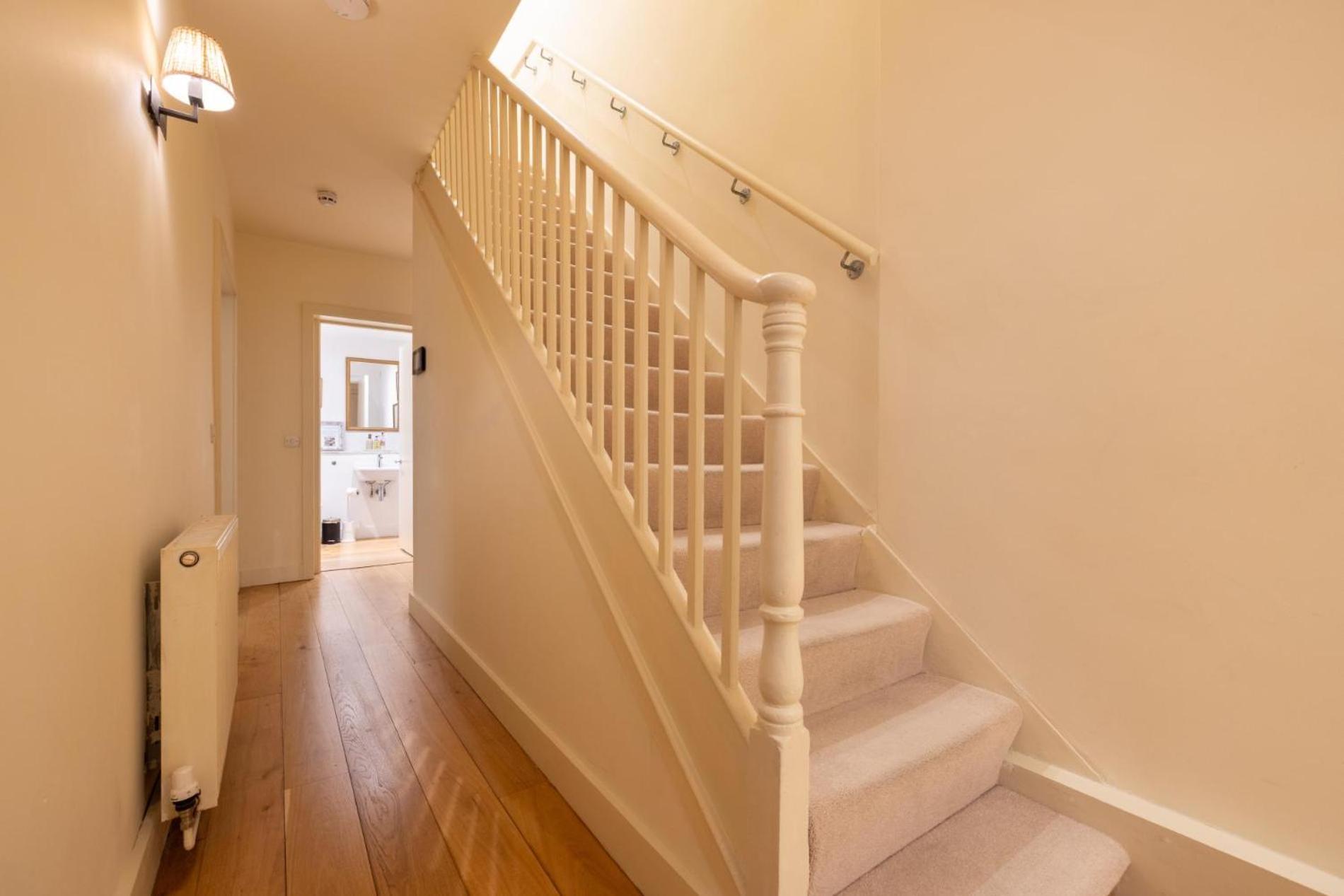 Hues, 2 Bedroom * Londres