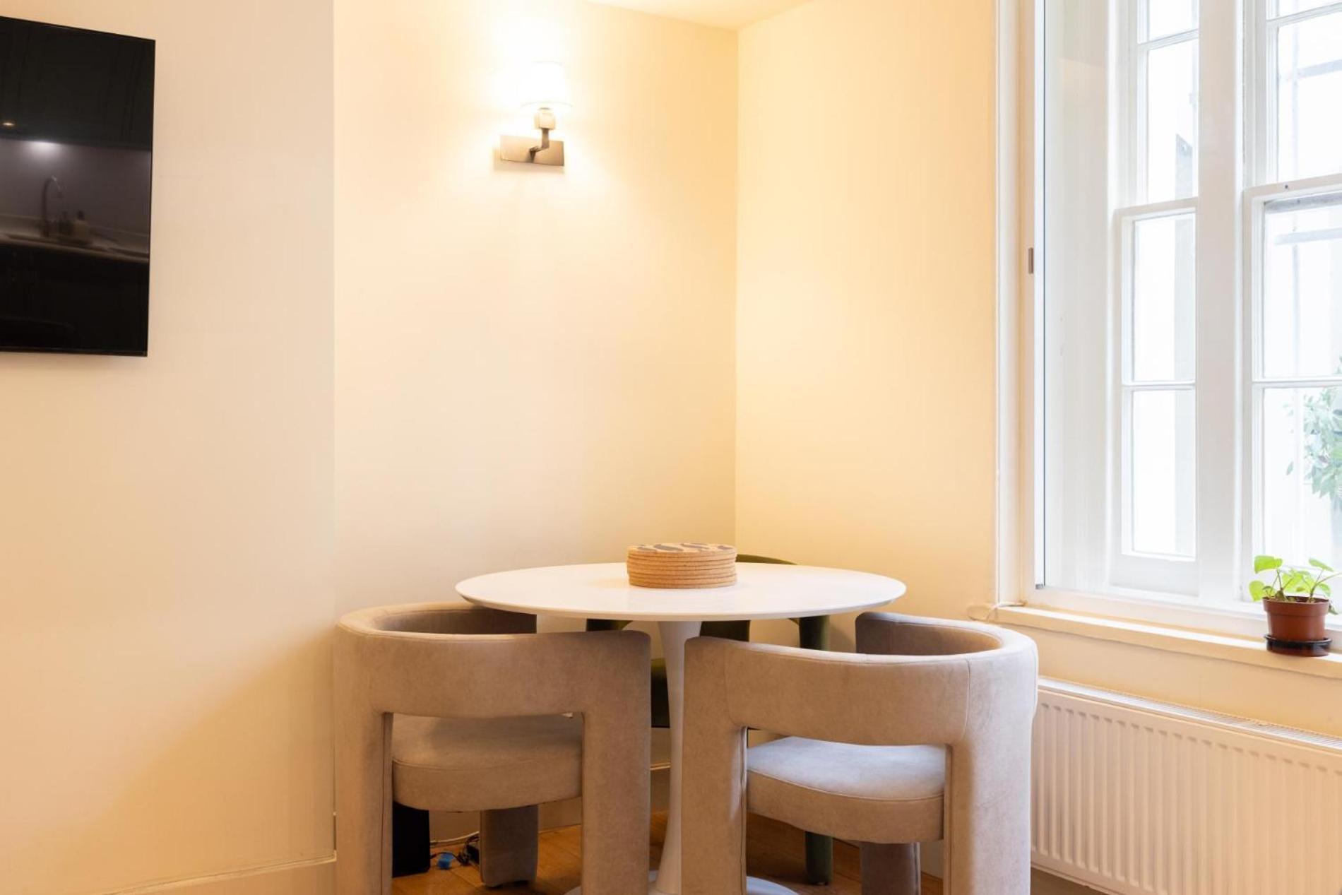 Hues, 2 Bedroom Londres