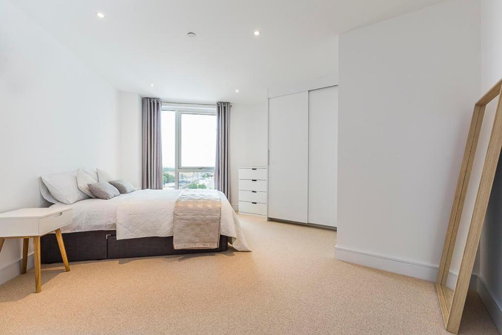 Spacious Flat In - 5 Mins Walk To Excel Apartamento *