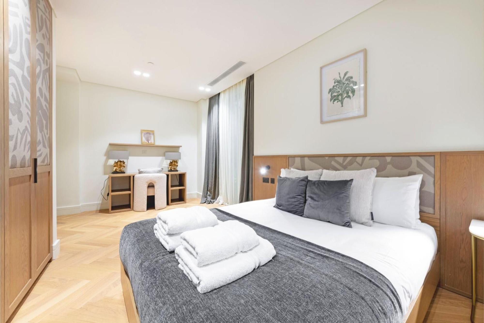 Luxury Residences In Covent Garden, Steps From The Piazza Londres