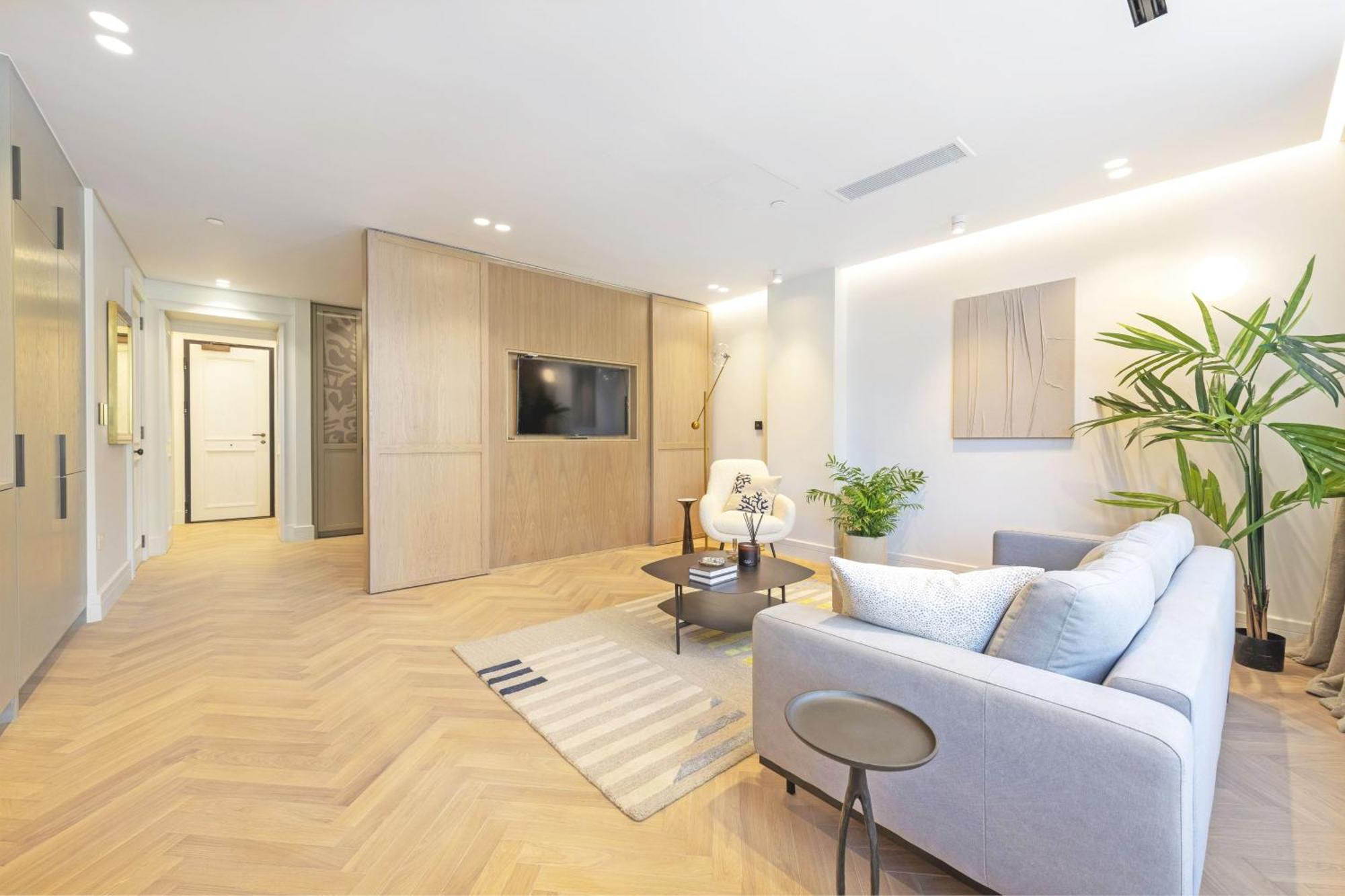 Luxury Residences In Covent Garden, Steps From The Piazza Londres