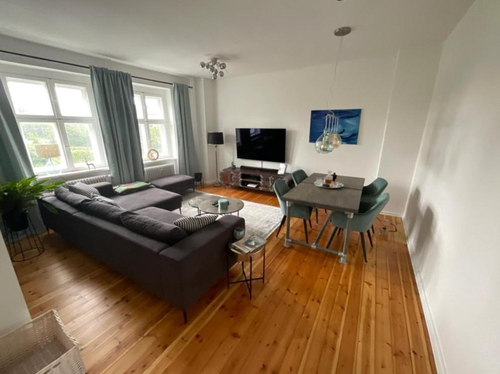 Cosmopolitan Comfort Stylish Flat Appartement
