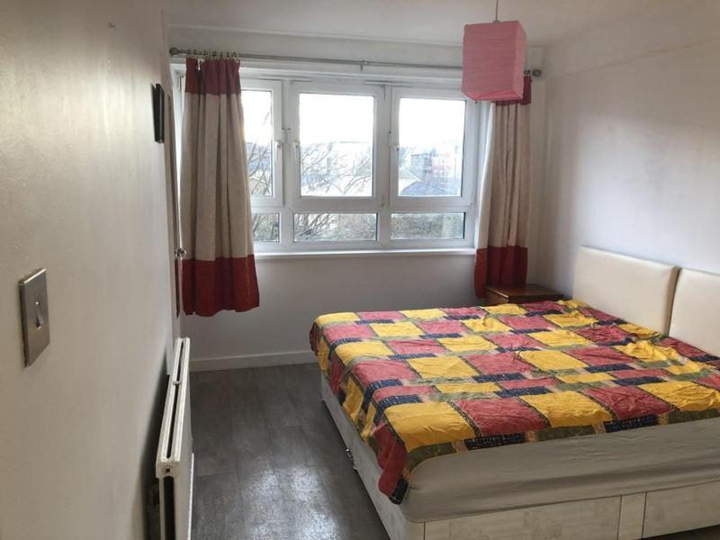 Budget Bethnal Two Bedroom Flat * Londres