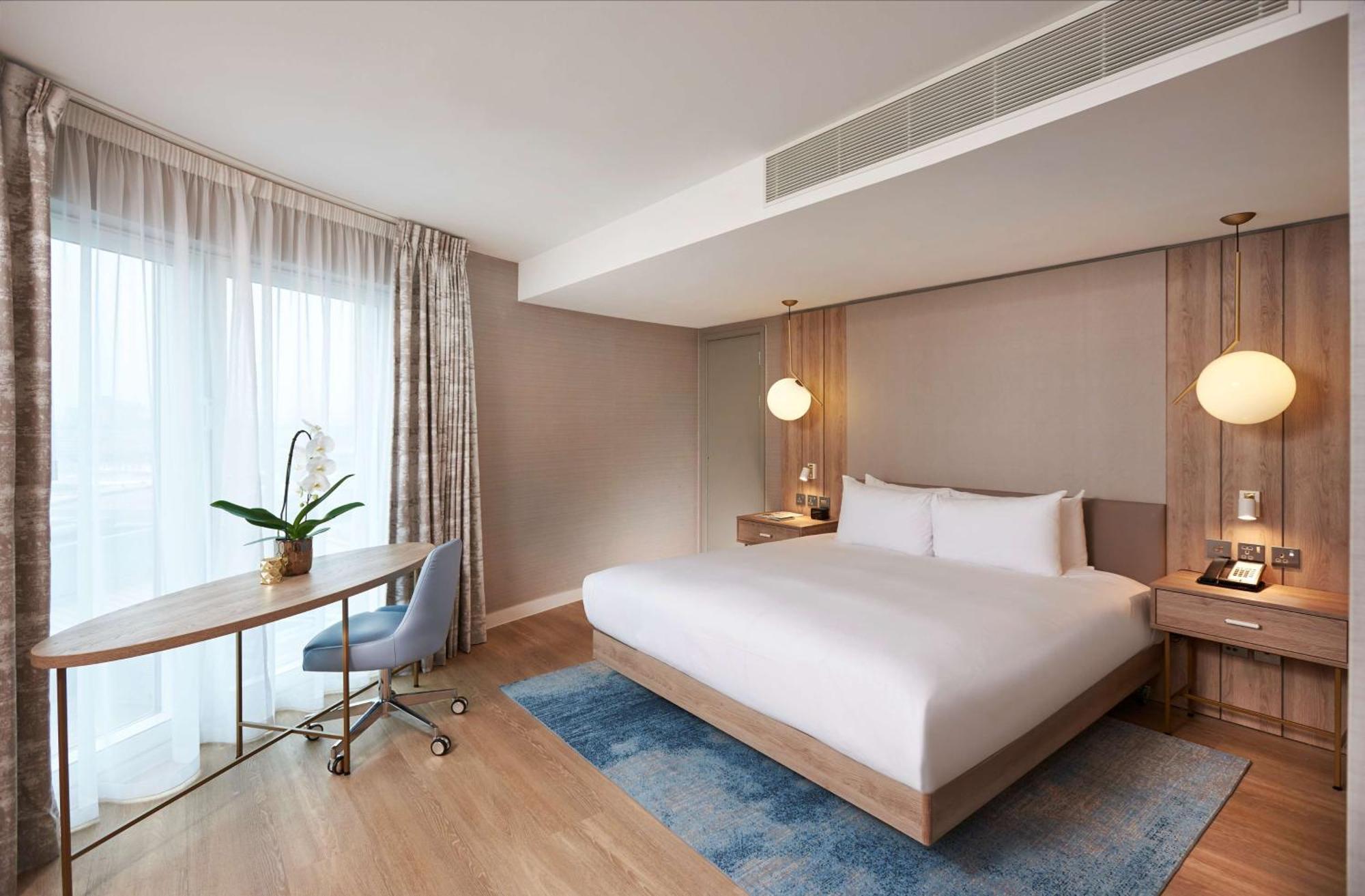 Doubletree By Hilton Excel 4*