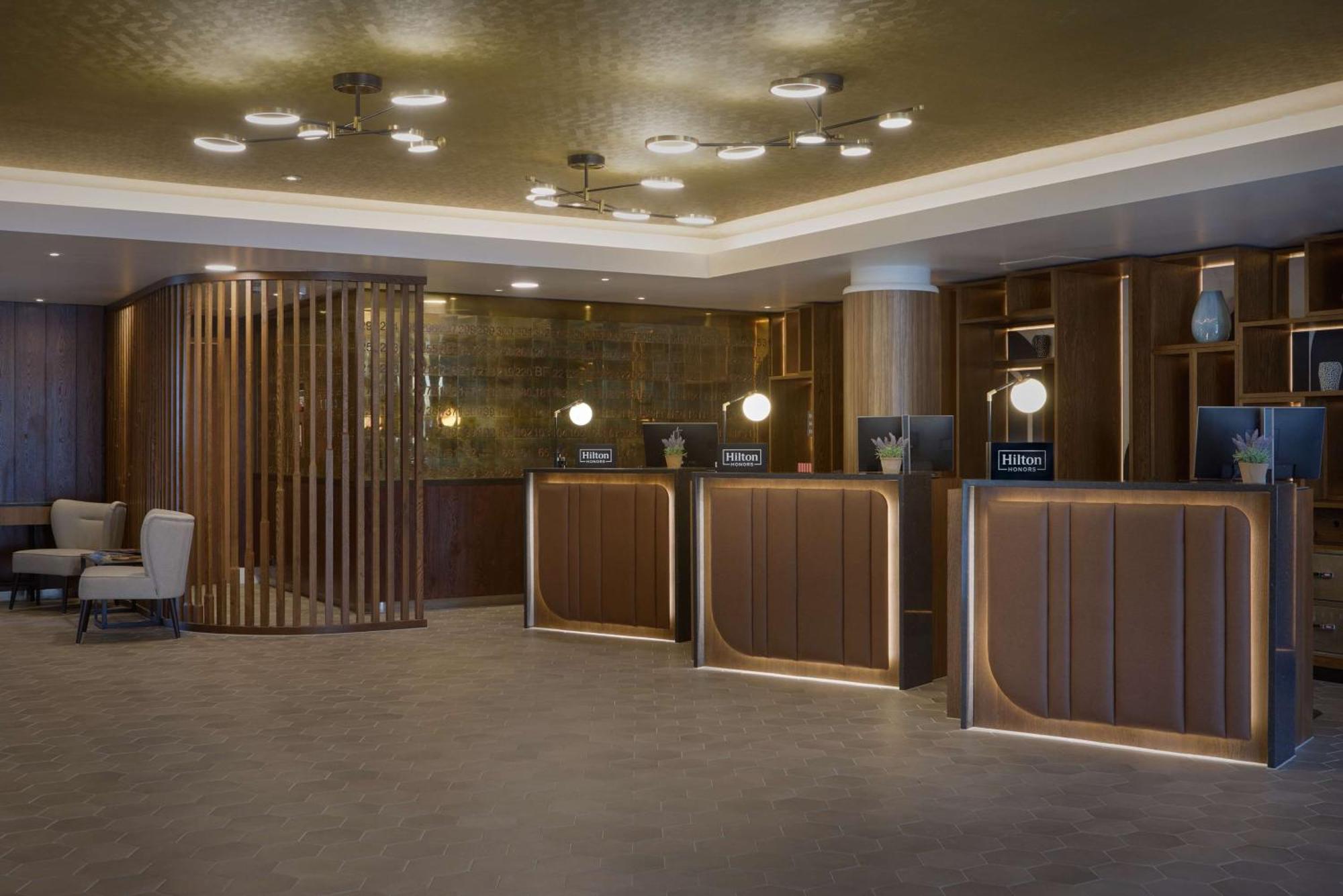 Doubletree By Hilton Excel Hotel