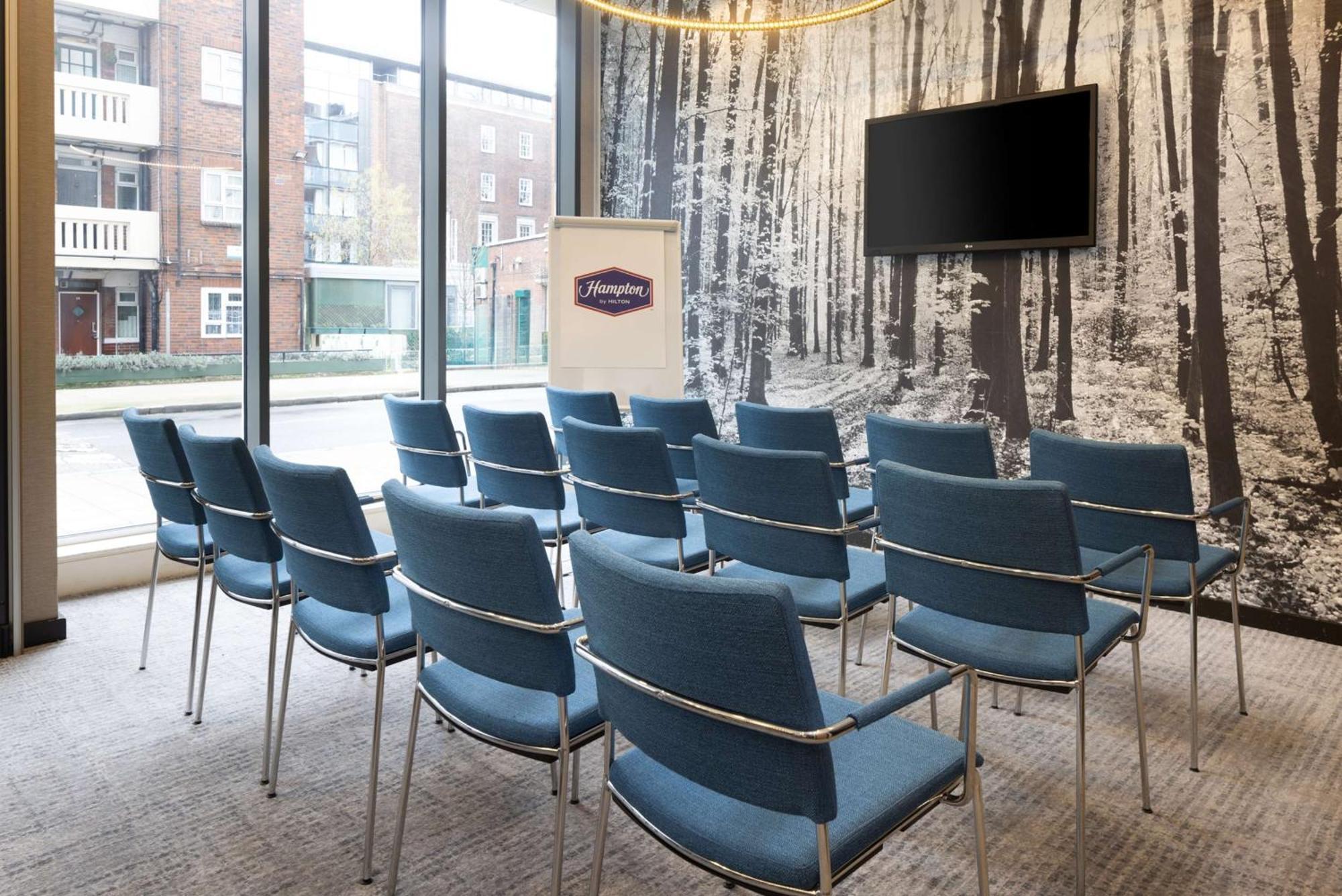Hampton By Hilton Waterloo 3*