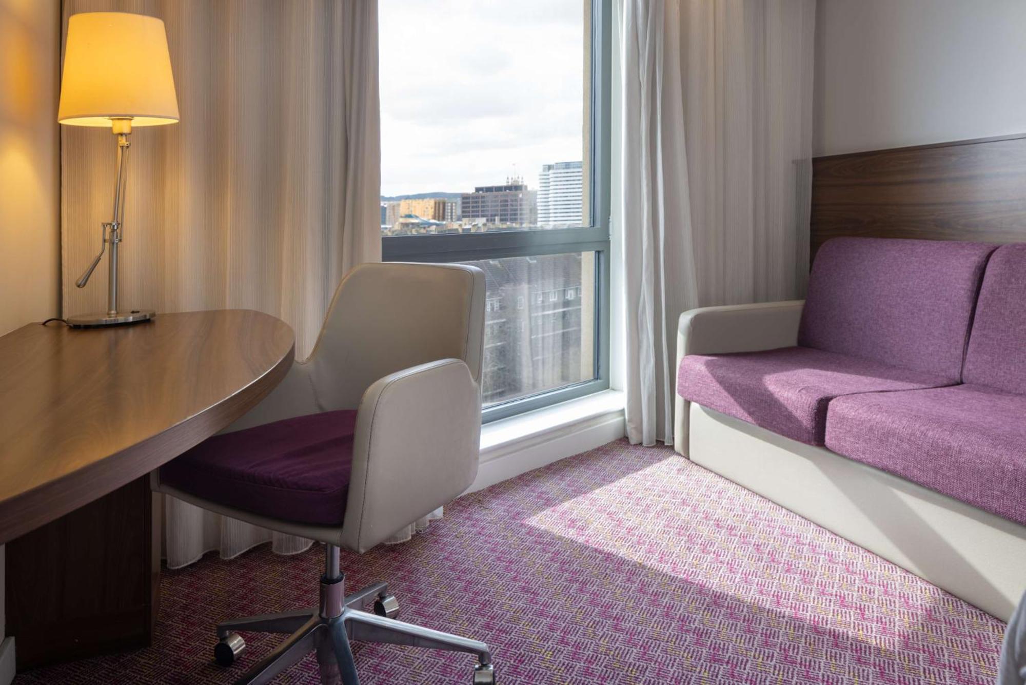 Hampton By Hilton Waterloo Hotel 3*