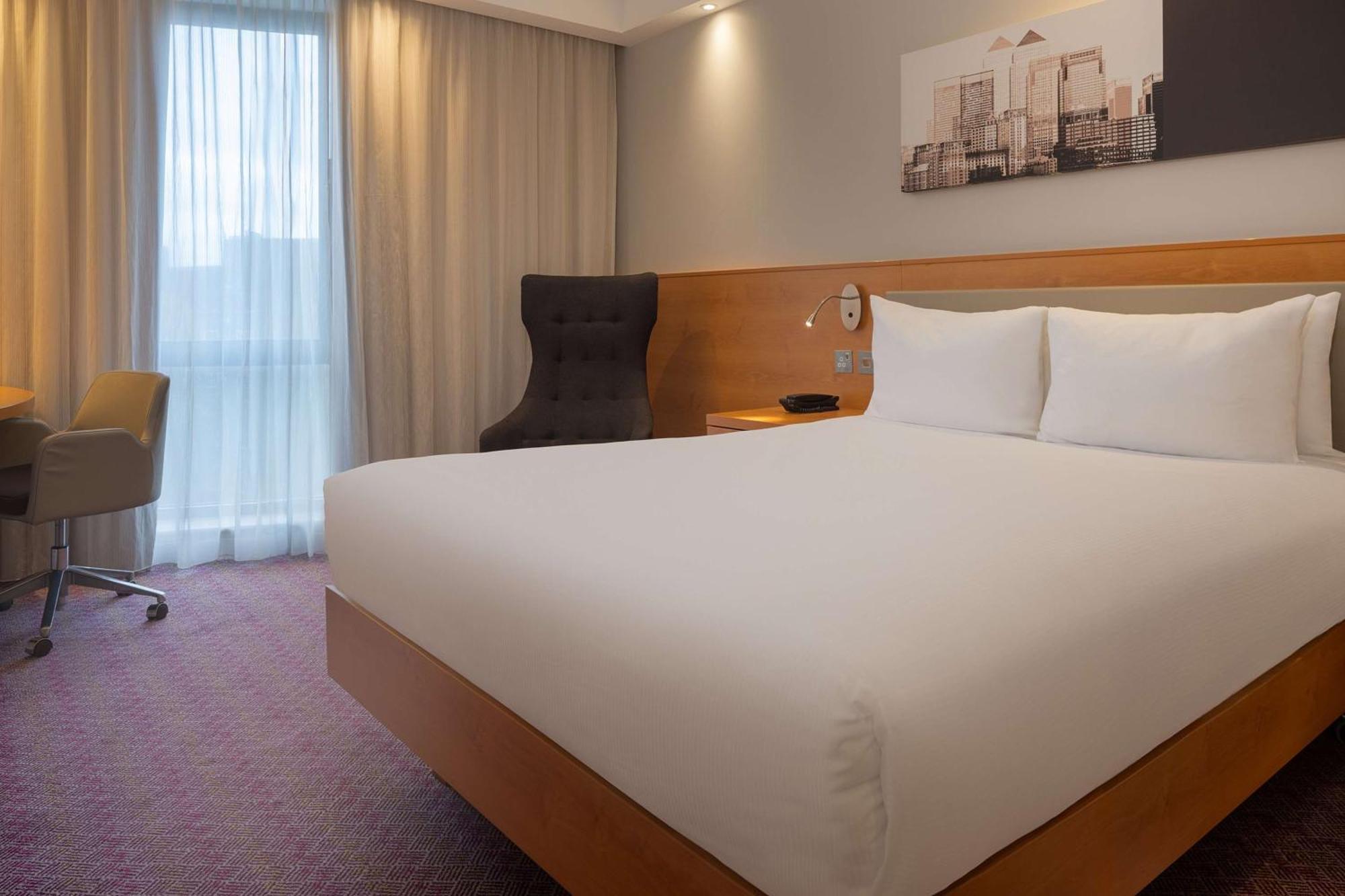Hotel Hampton By Hilton Waterloo 3*