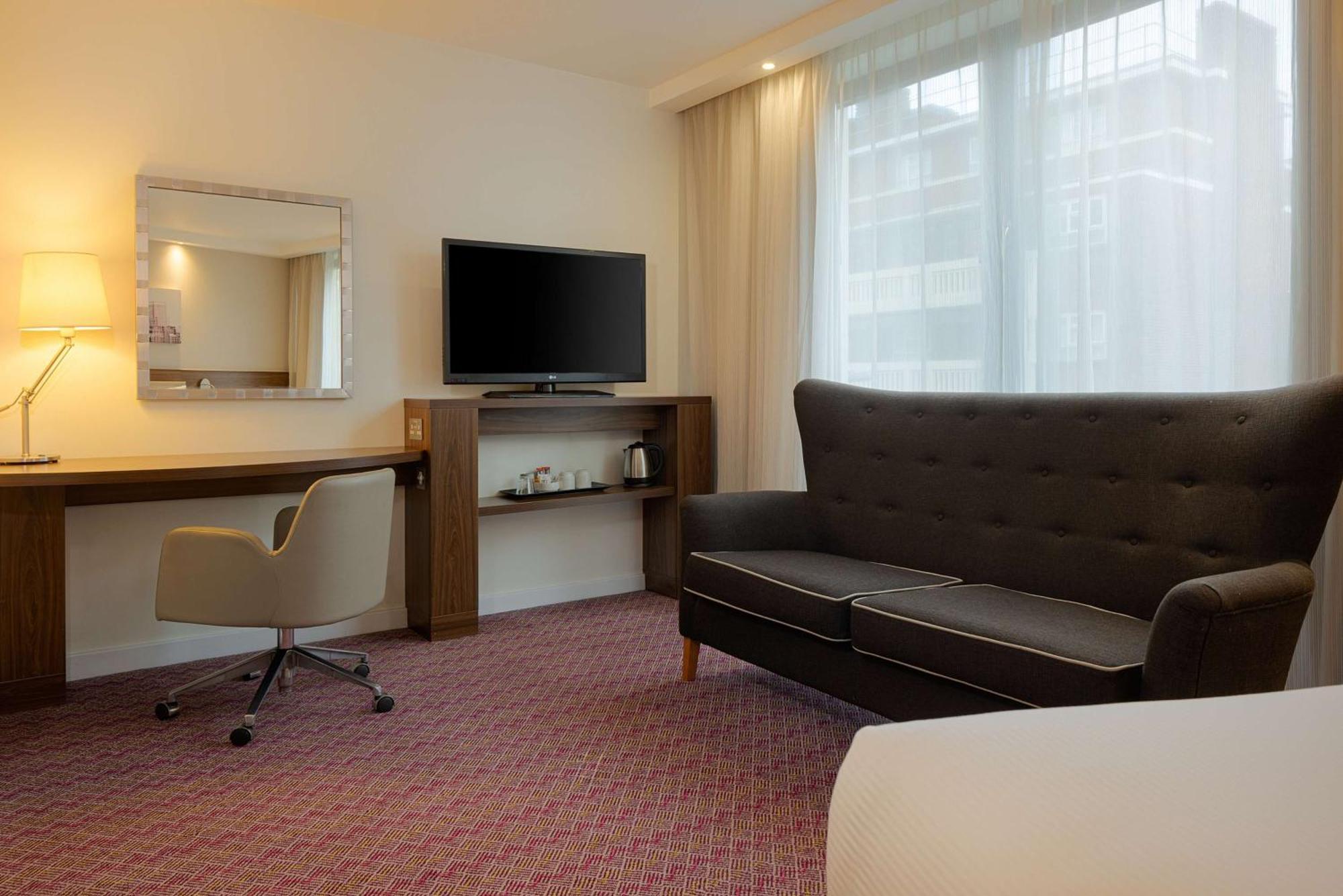 Hampton By Hilton Waterloo