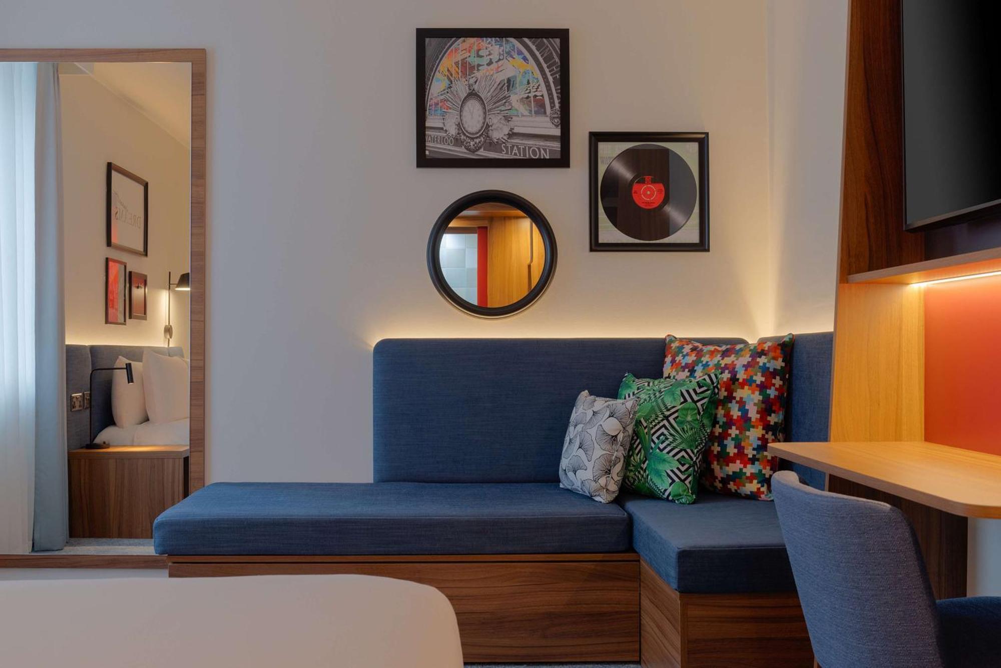 Hampton By Hilton Waterloo Hotel