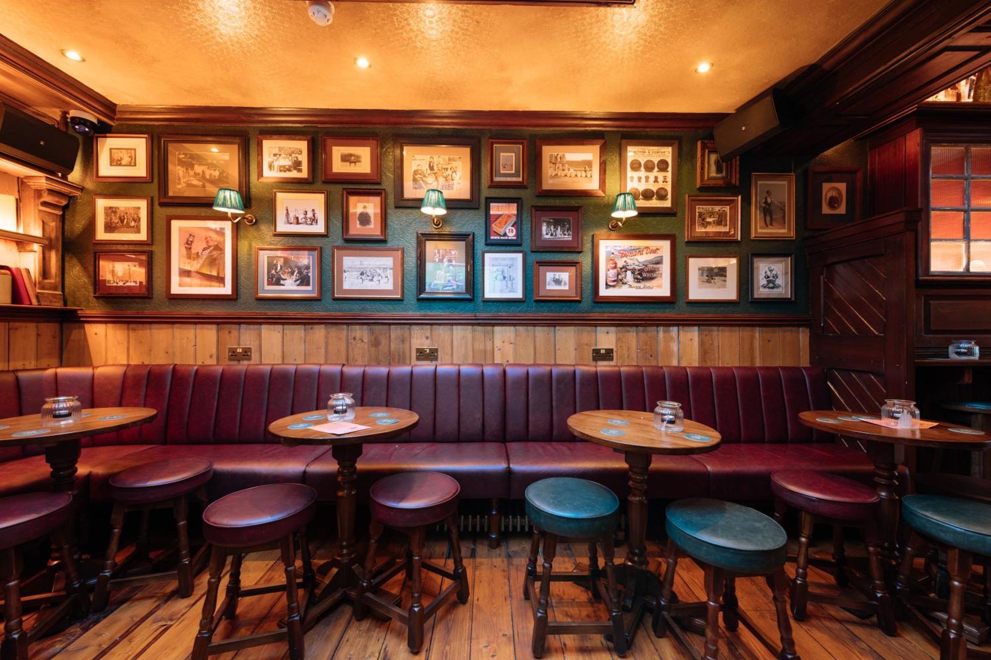 Casa de hóspedes The Crown Pub & Londres