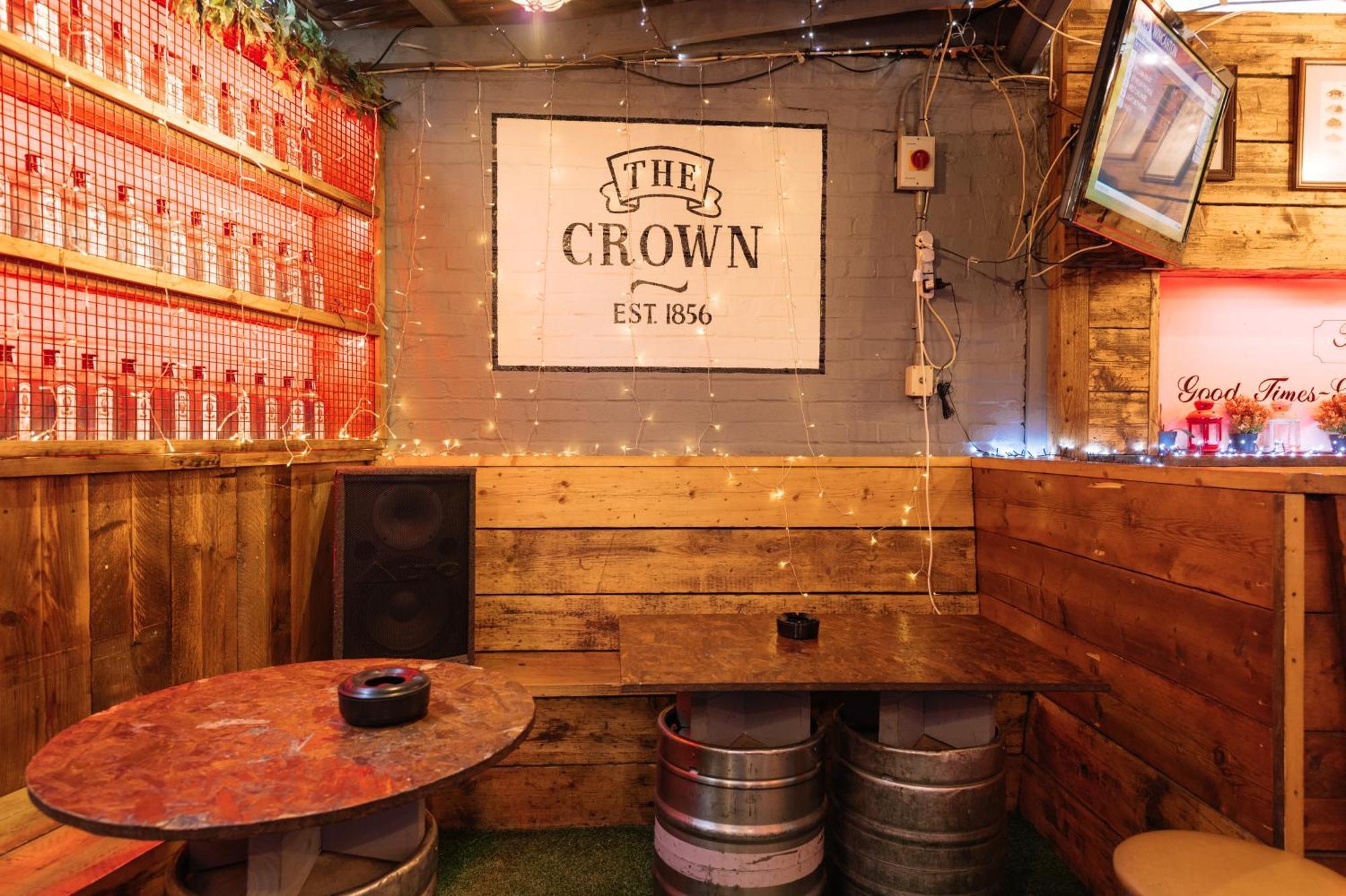 Casa de hóspedes The Crown Pub & 4*