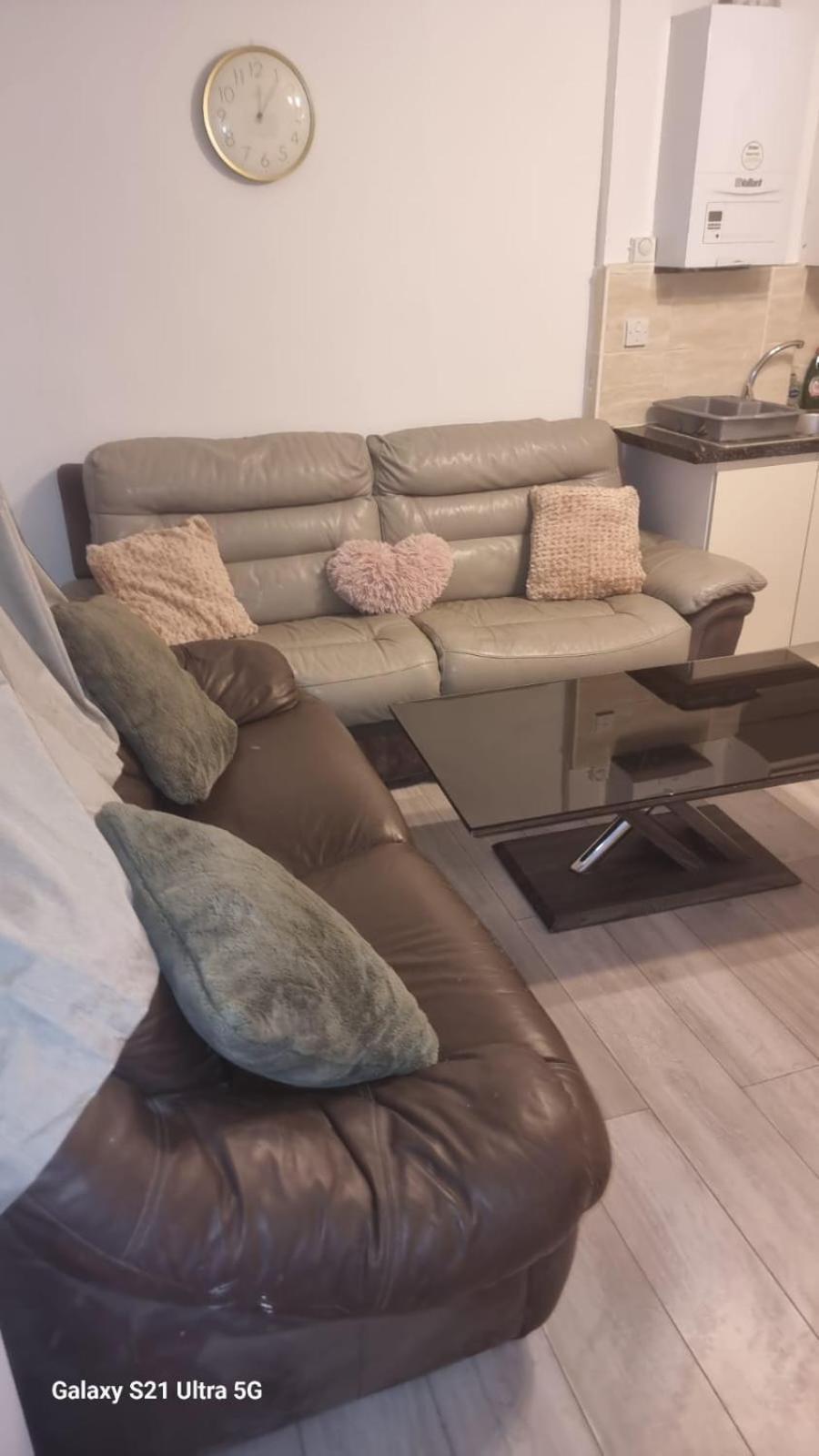 R J 2 Bedroom Appartement