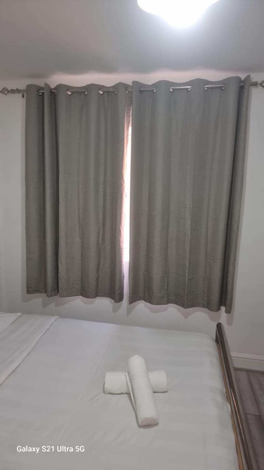 R J 2 Bedroom Appartement *