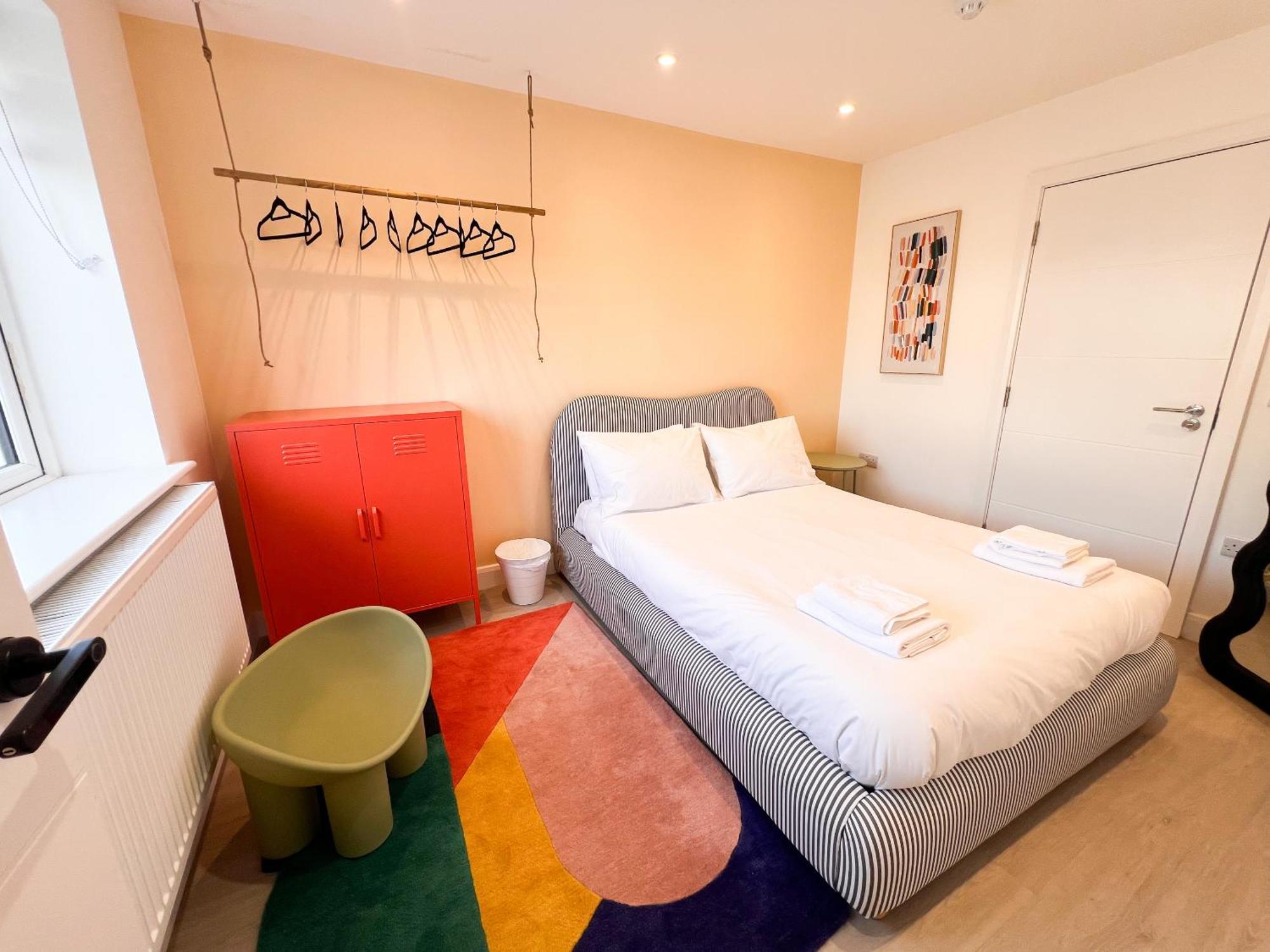 Zozy Clitterhouse * London